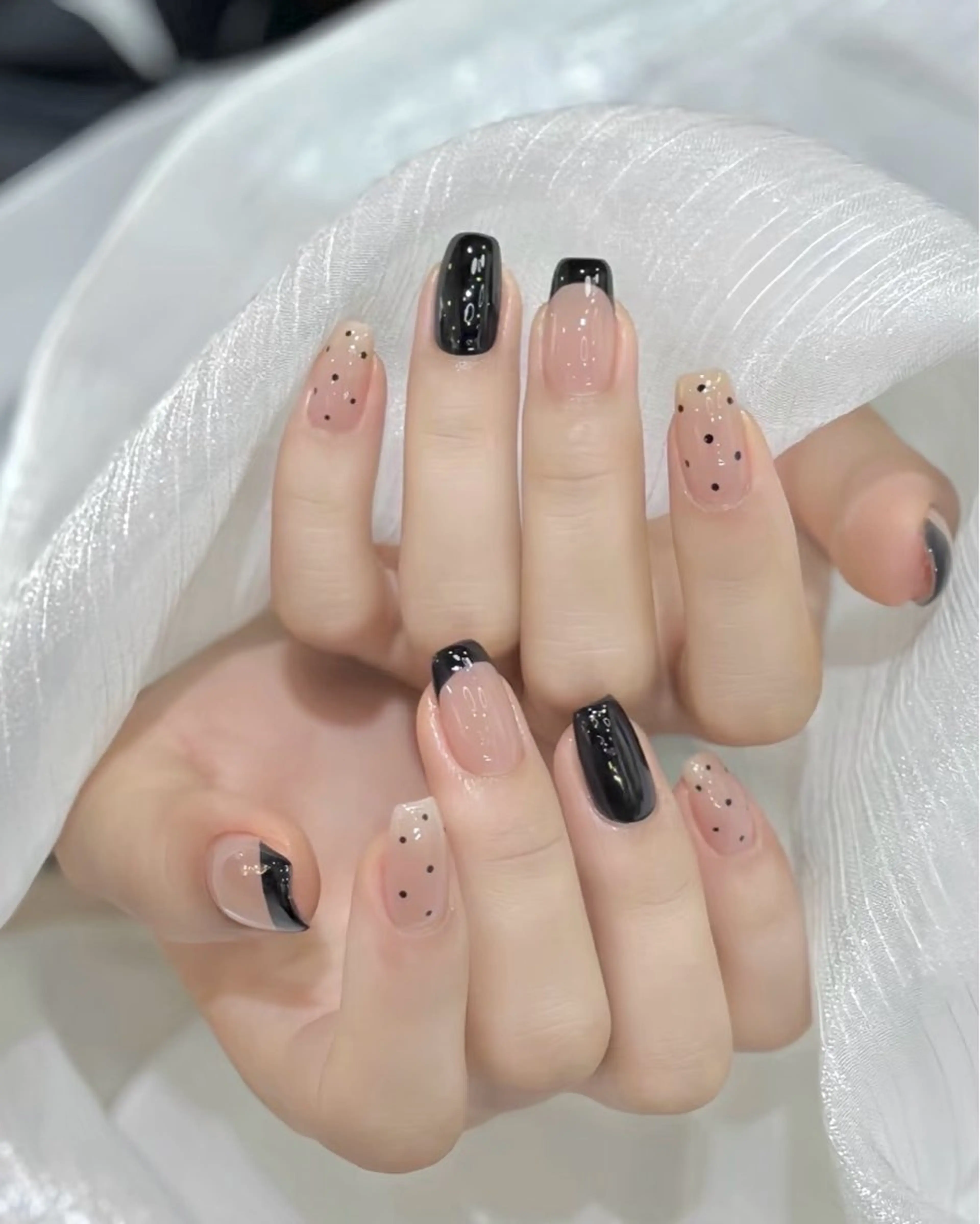 ネイル チークネイル フレンチネイル ハート キラキラネイル 韓国ネイル ハンドネイル Speraネイル 大宮店🎀のネイルデザイン