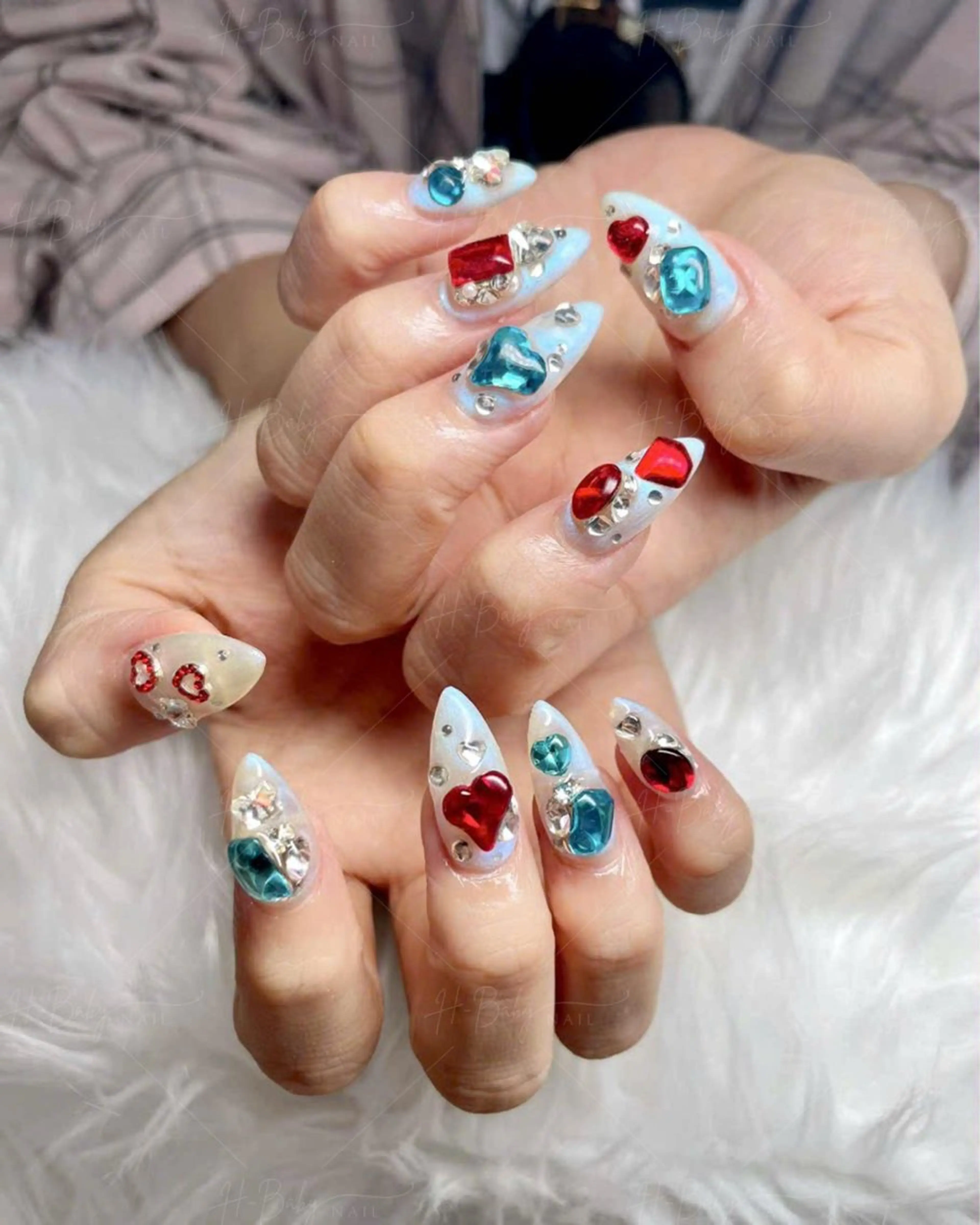 ネイル フレンチネイル ジェルネイル ガラスフレンチ ハロウィン ハート H.baby nail所属・H.baby Nail Salonのネイルデザイン
