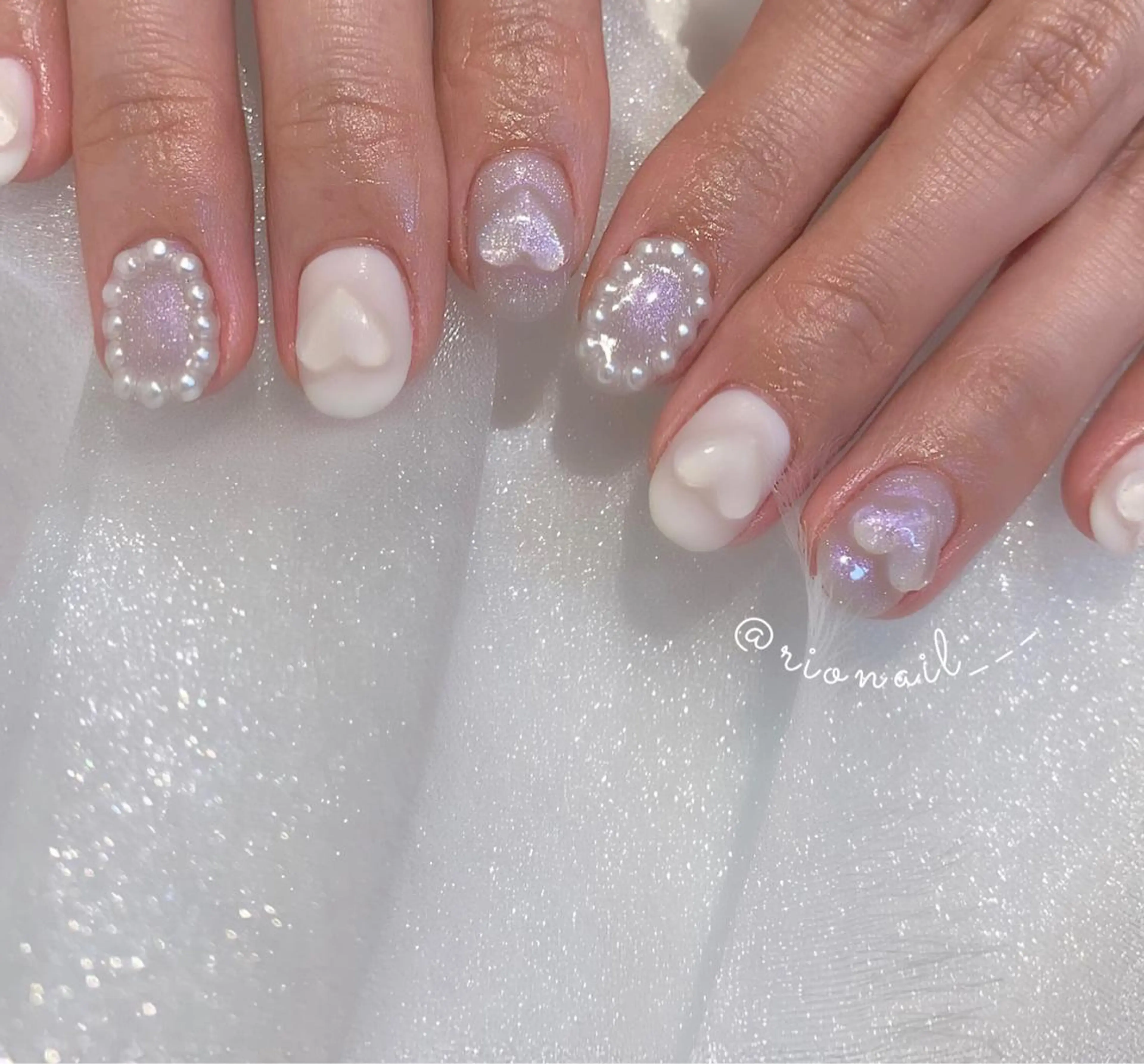 ネイル アートネイル 𝘙𝘪𝘰𝘯𝘢 ...🕯🤍のネイルデザイン