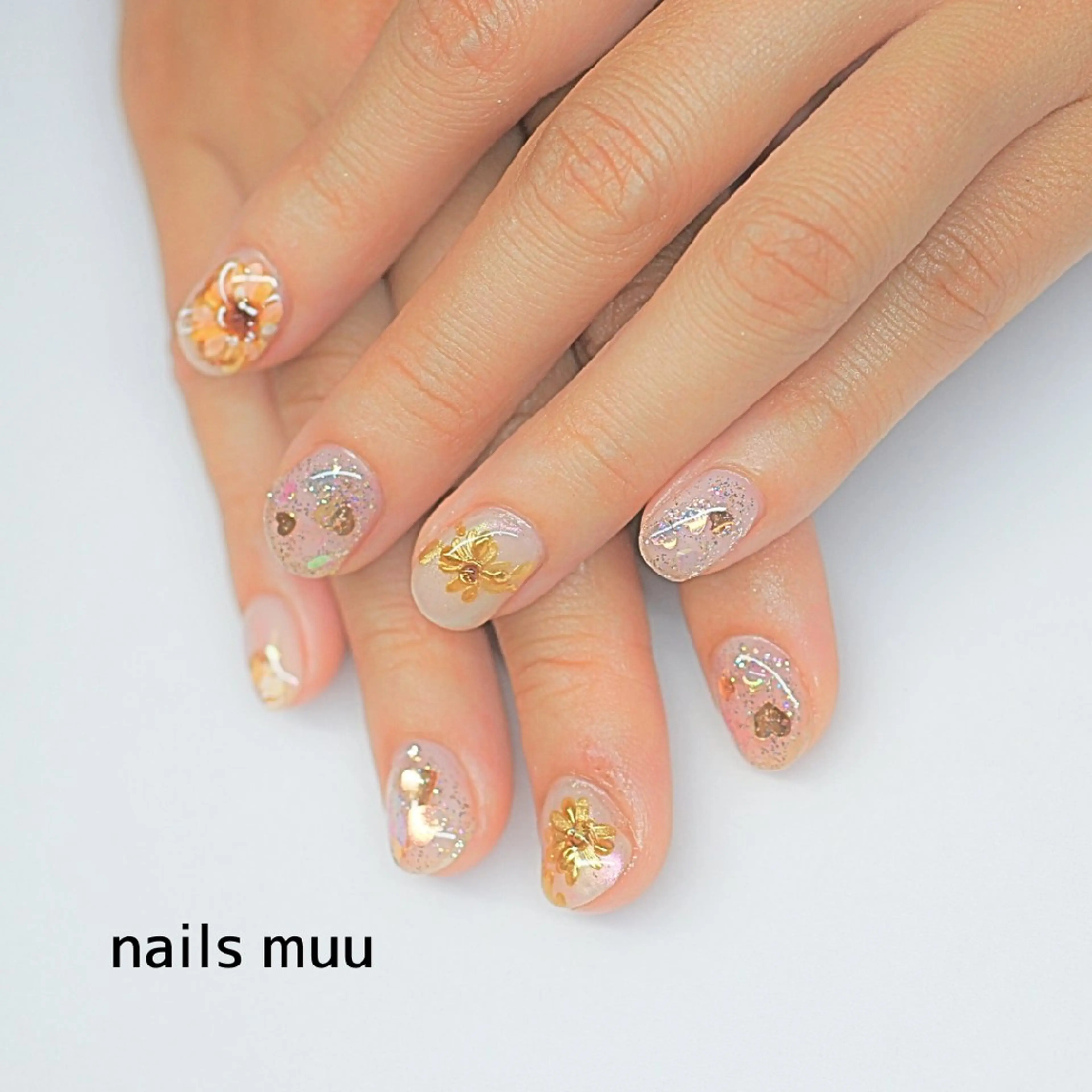 ネイル オーロラネイル ゴールド ハート キラキラネイル ハンドネイル nails muu まゆのネイルデザイン