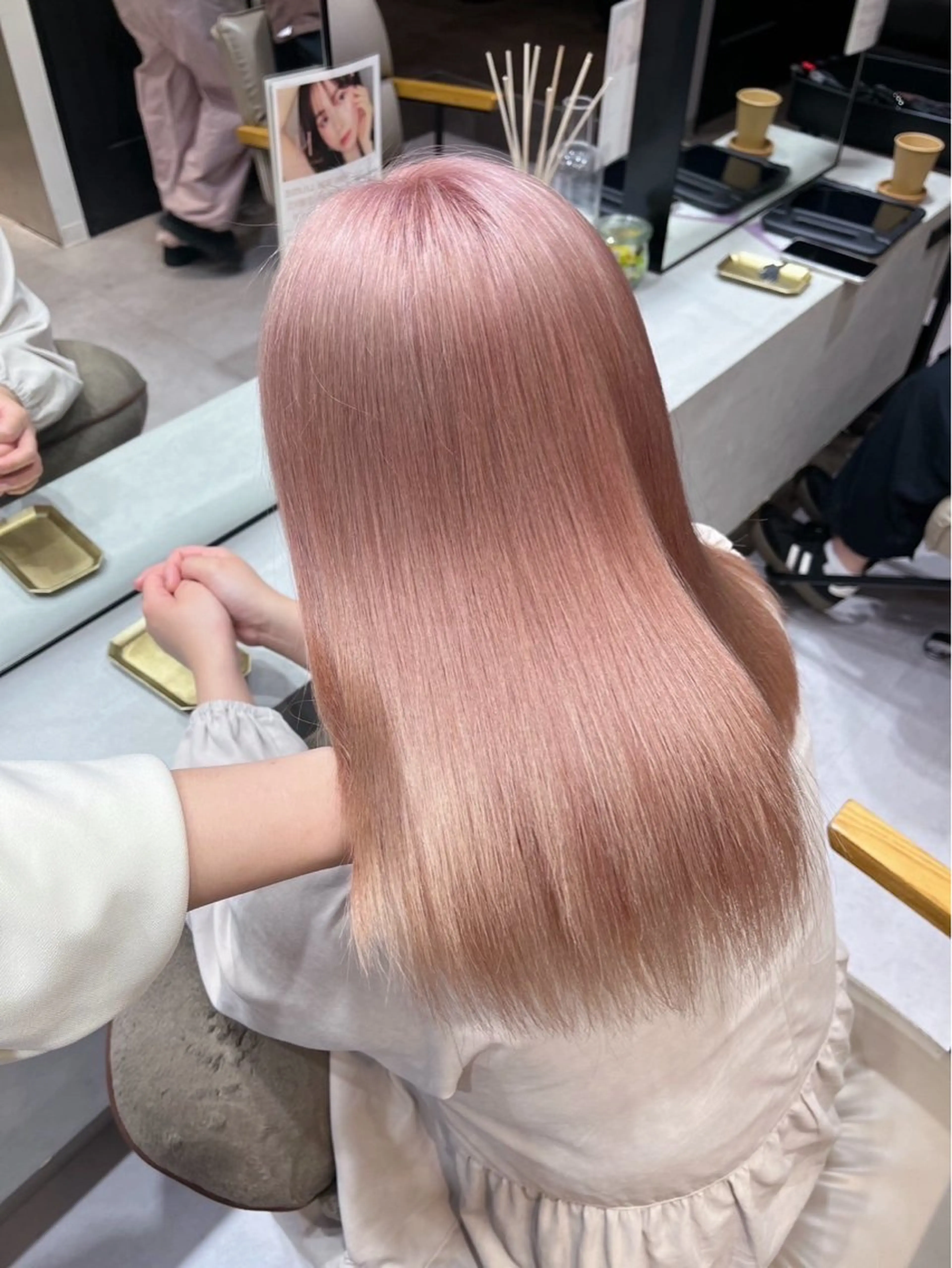 セミロング カラー ボブ｜レイヤー ショート｜Hinaのヘアスタイル
