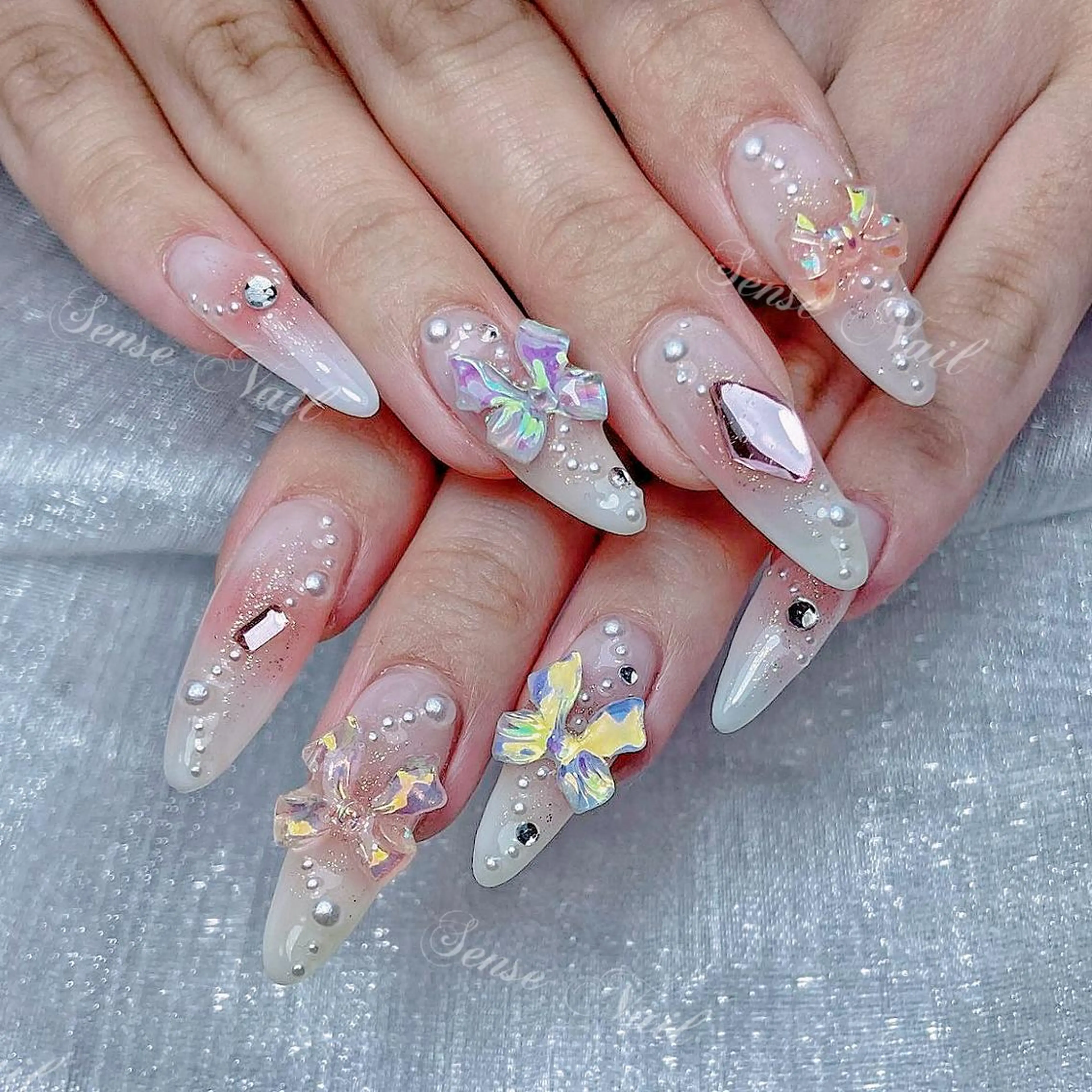 ネイル ハンドネイル ハンドケア Queening 🦋のネイルデザイン