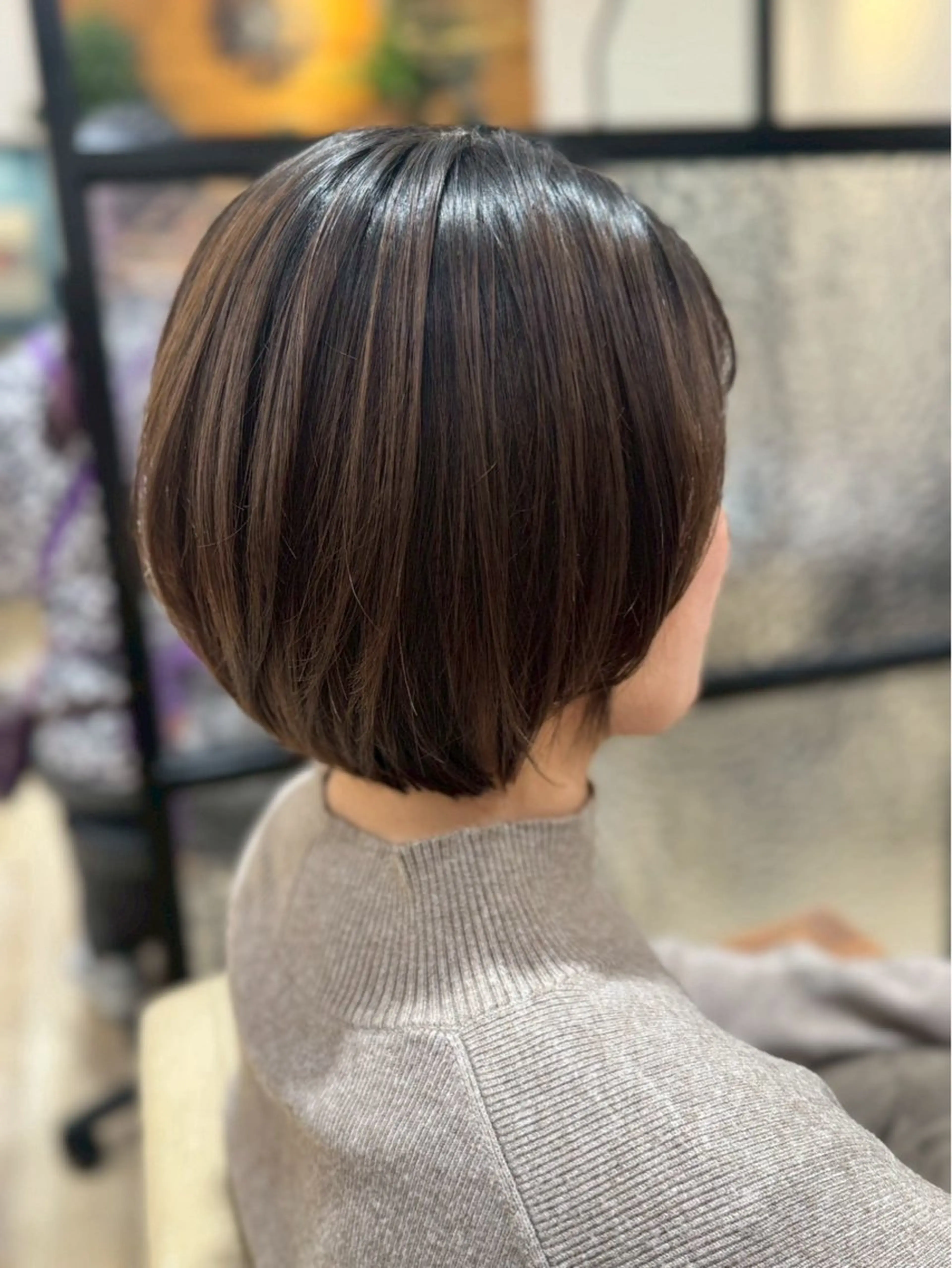 ショート ヘアカラー 三輪 あおいのヘアスタイル
