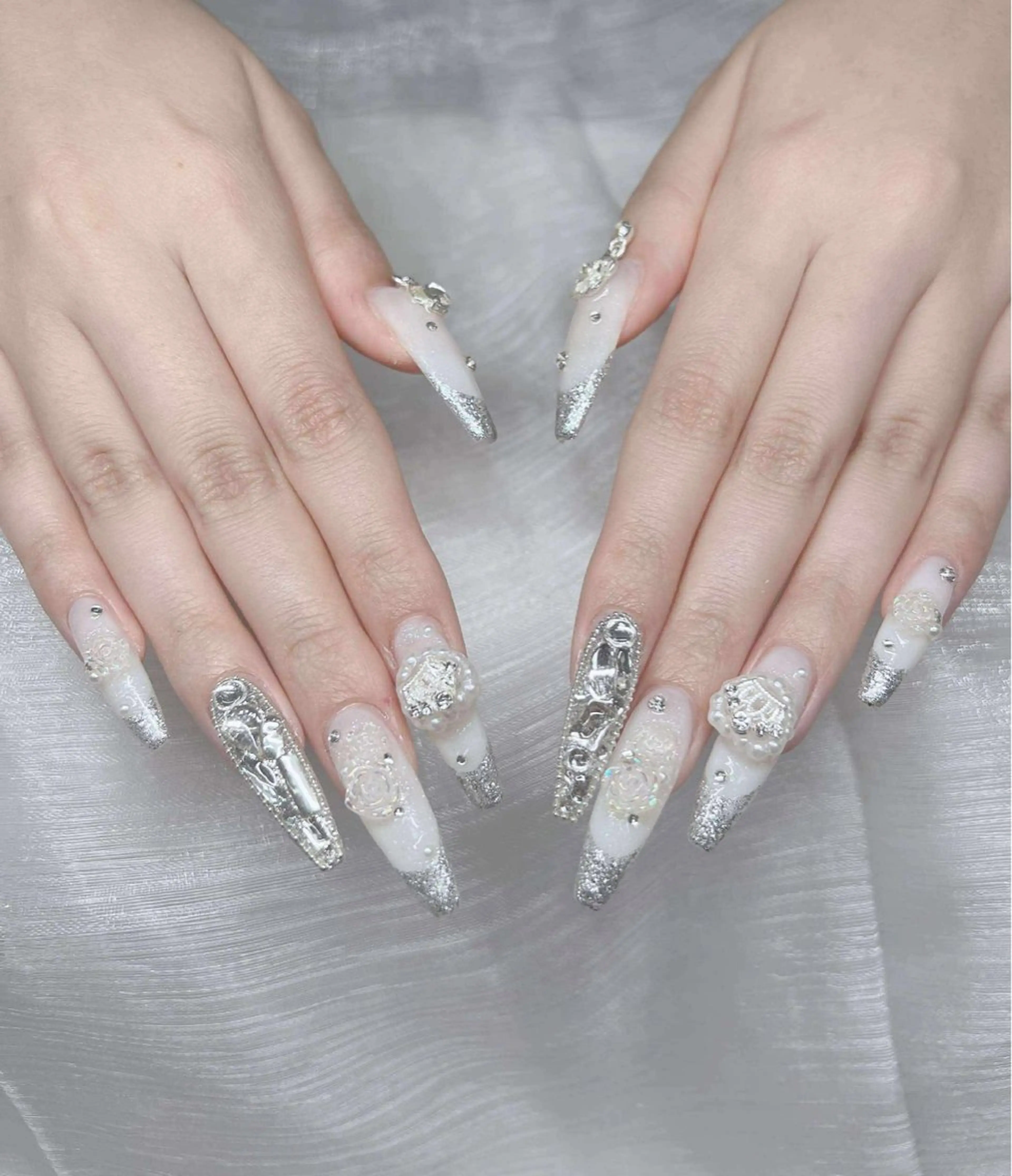 ネイル 長さ出し グラデーション 卒業式 キラキラネイル マグネットネイル ハンドネイル Lee Nailsのネイルデザイン