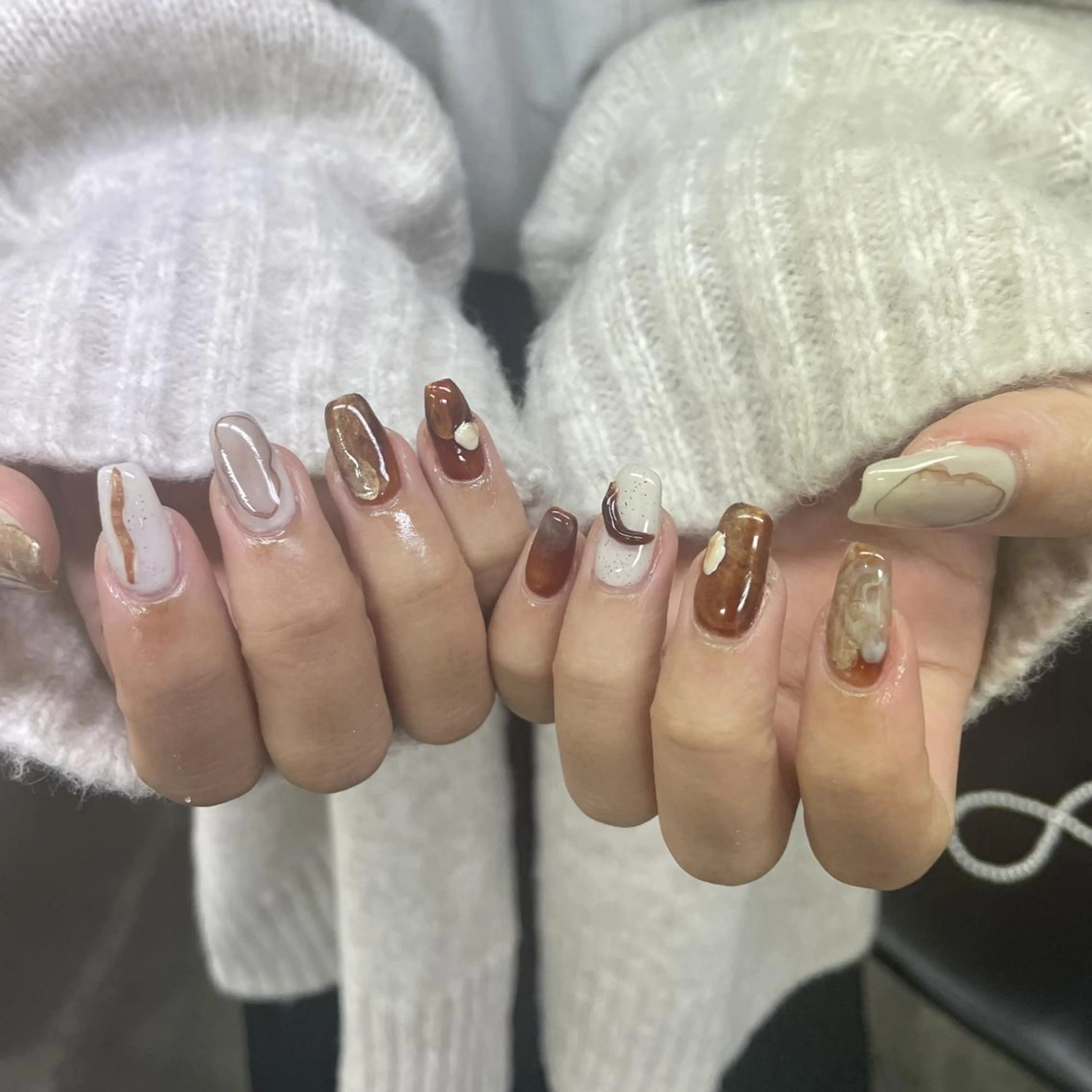 ネイル アートネイル ジェルネイル グリーン マグネットネイル ニュアンスネイル nailstudio eviz新宿店のネイルデザイン