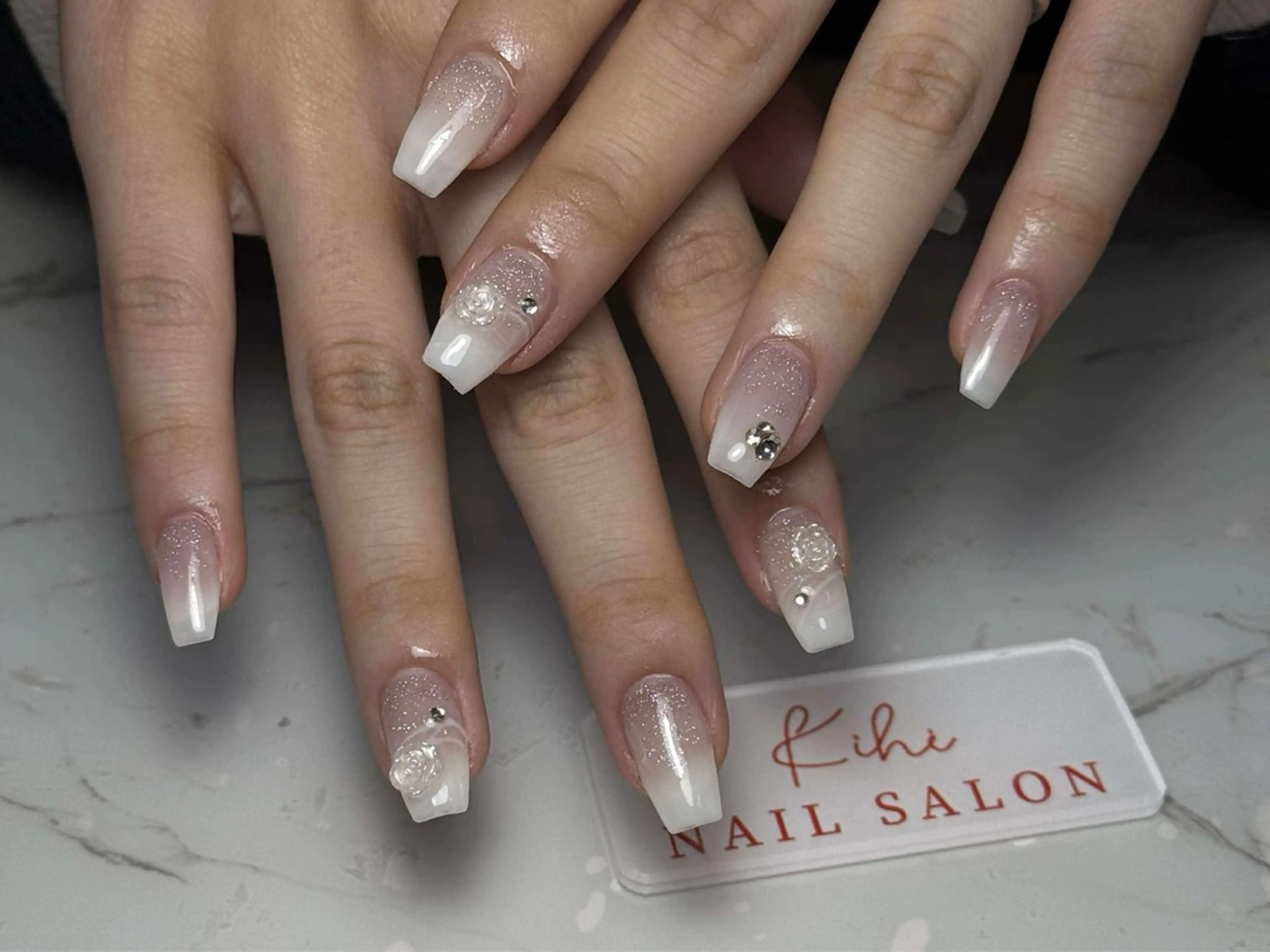 ネイル アートネイル フレンチネイル ジェルネイル グラデーション 韓国ネイル ハンドネイル 💕鈴木ユリ パラジェル/オフ無料のネイルデザイン