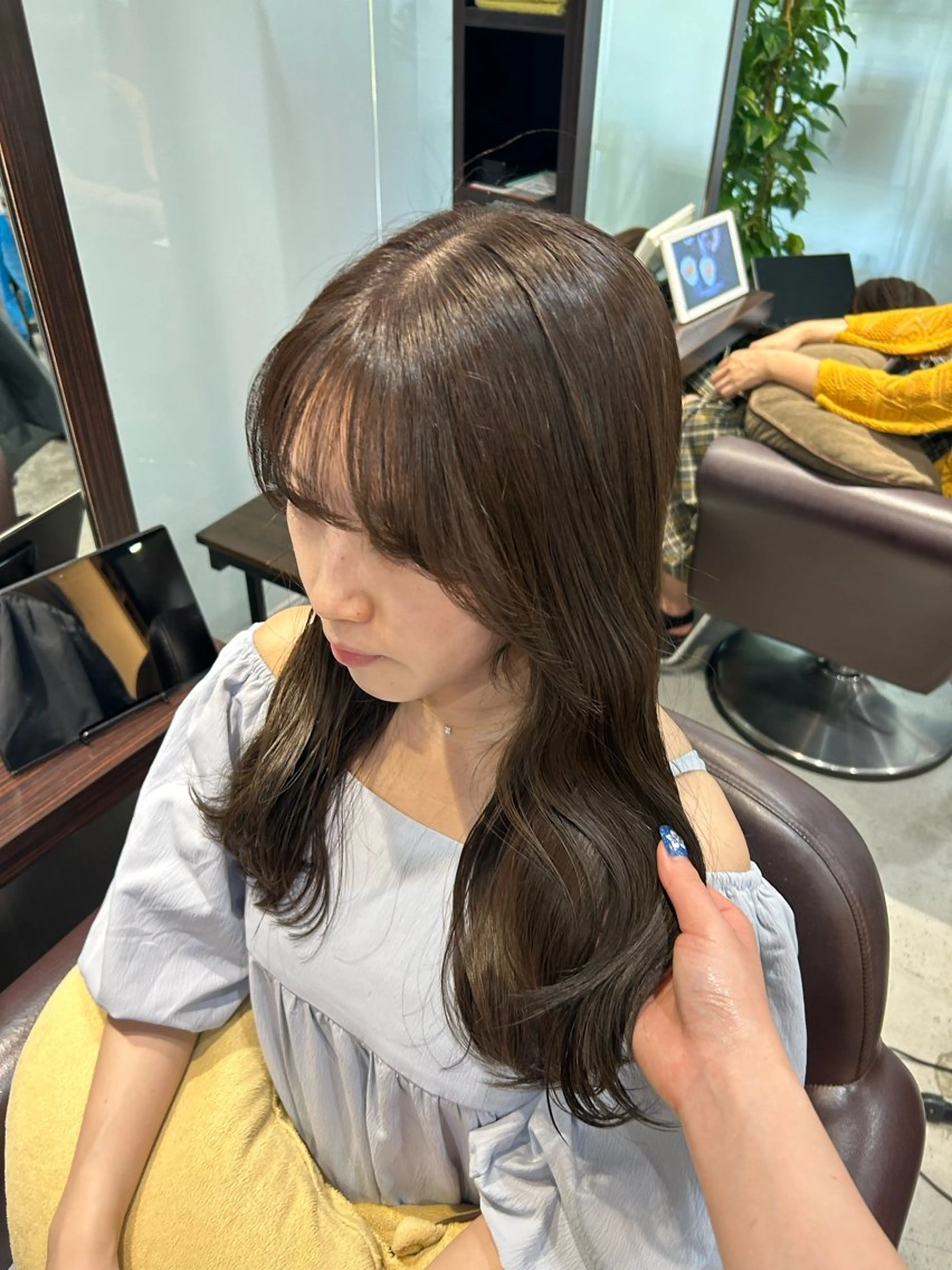 ロング カラー ベージュカラー オリーブベージュ ヘアカラー ヘッドスパ 坂本奈都美 🎀のヘアスタイル