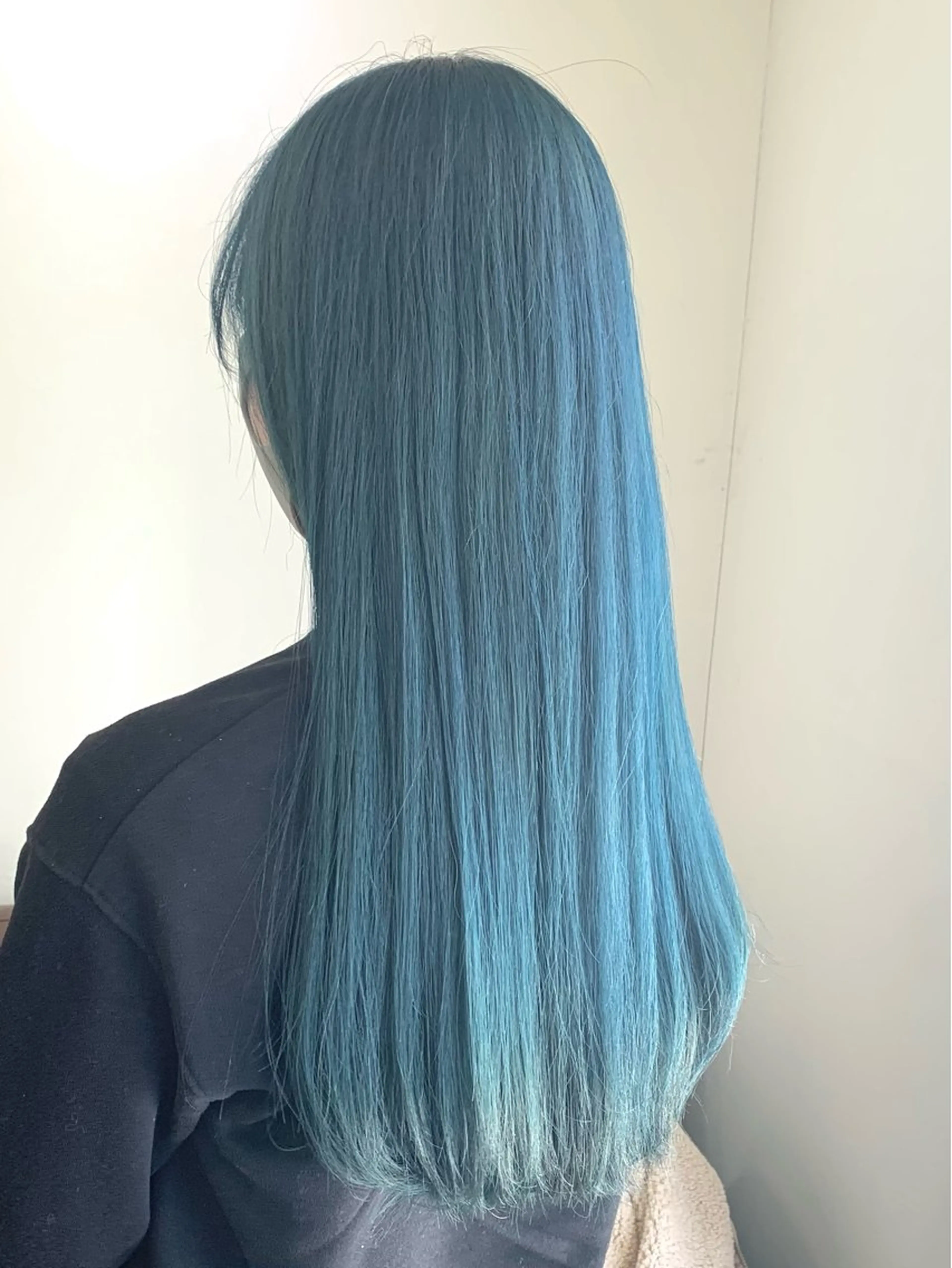 ロング カラー ブリーチ ブルーカラー トリートメント ヘアカラー トリートメント メンズパーマ✨️村越 雄斗のヘアスタイル