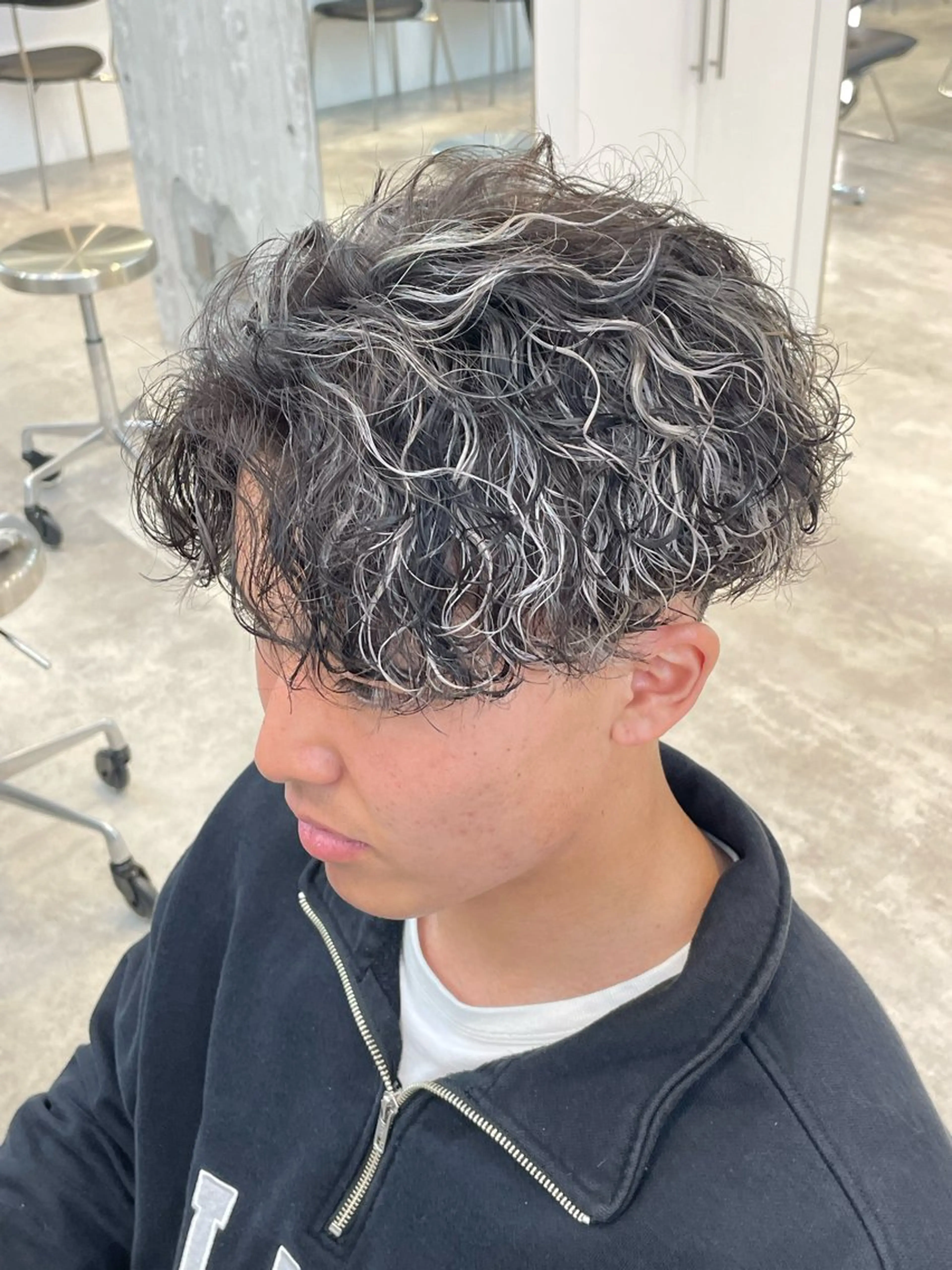 ショート カラー パーマ ハイライトカラー ハイライト カット ヘアカラー パーマ パーマ／カラー特化 園田　楓莉のヘアスタイル
