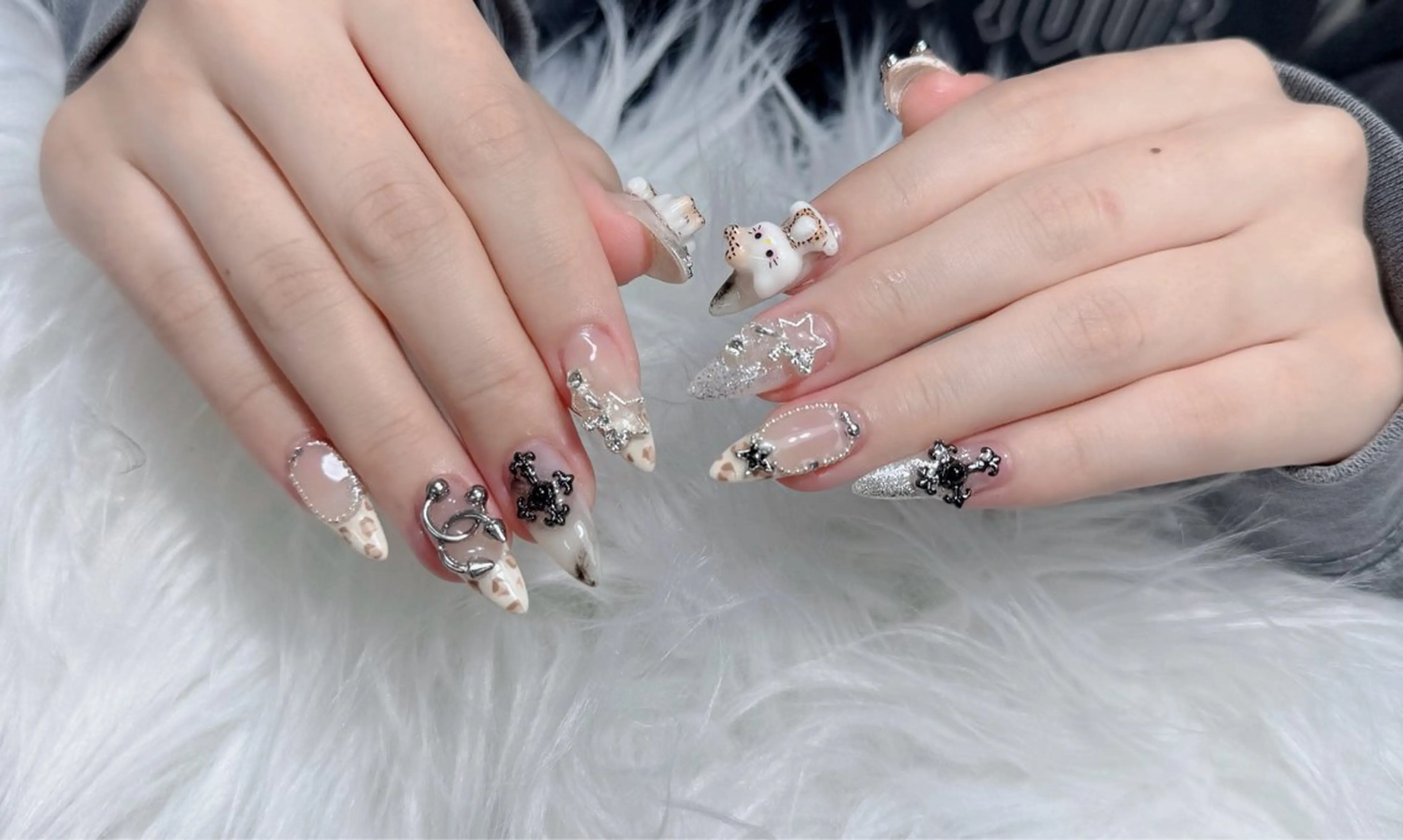 ネイル アートネイル フレンチネイル ジェルネイル 韓国ネイル マグネットネイル ハンドネイル Lenie Nail Salonのネイルデザイン