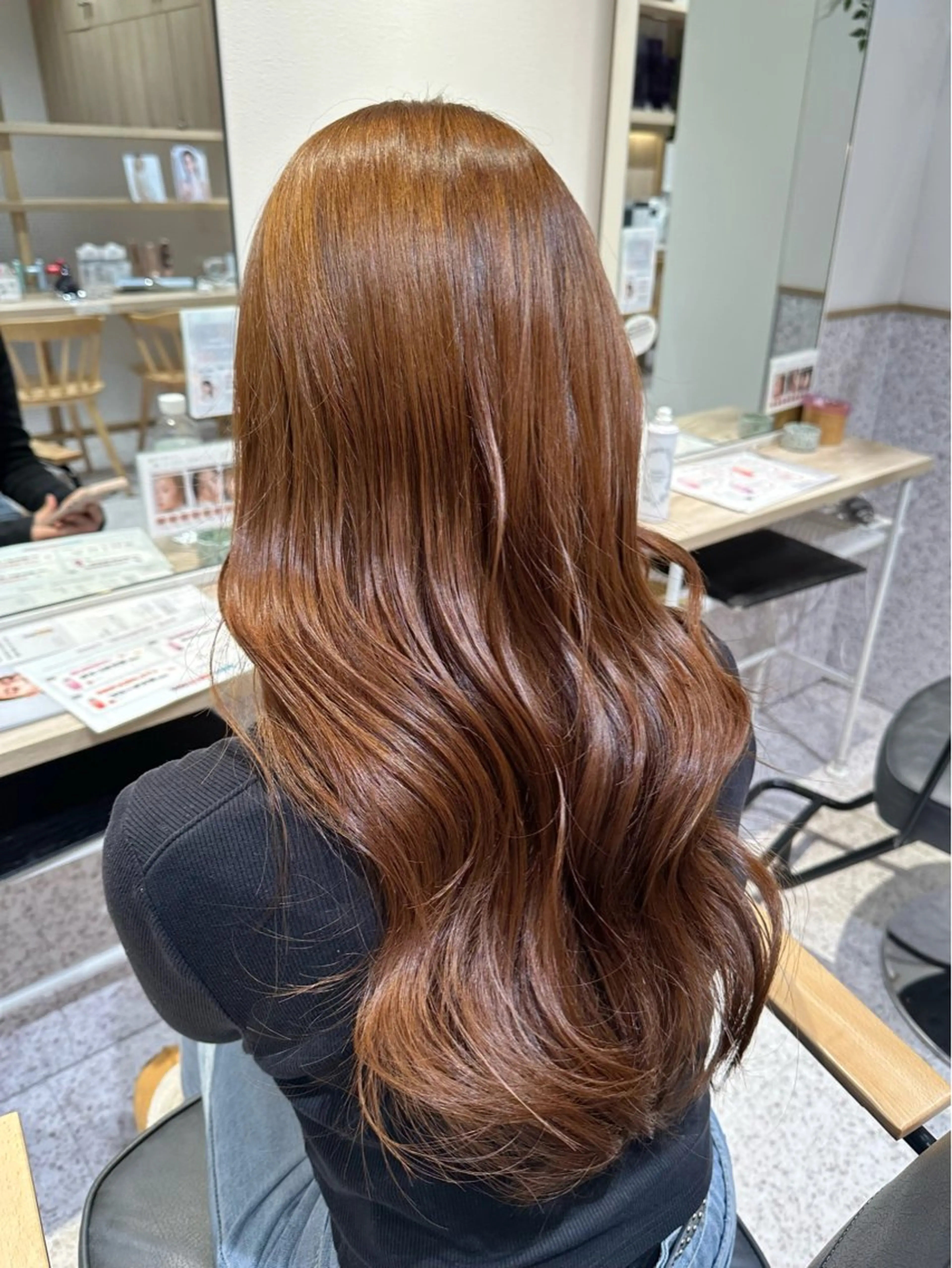 カラー ダブルカラー イヤリングカラー ハイライトカラー ハイトーンカラー インナーカラー ヘアカラー ハイトーン/艶カラー 🫧 ユイナのヘアスタイル