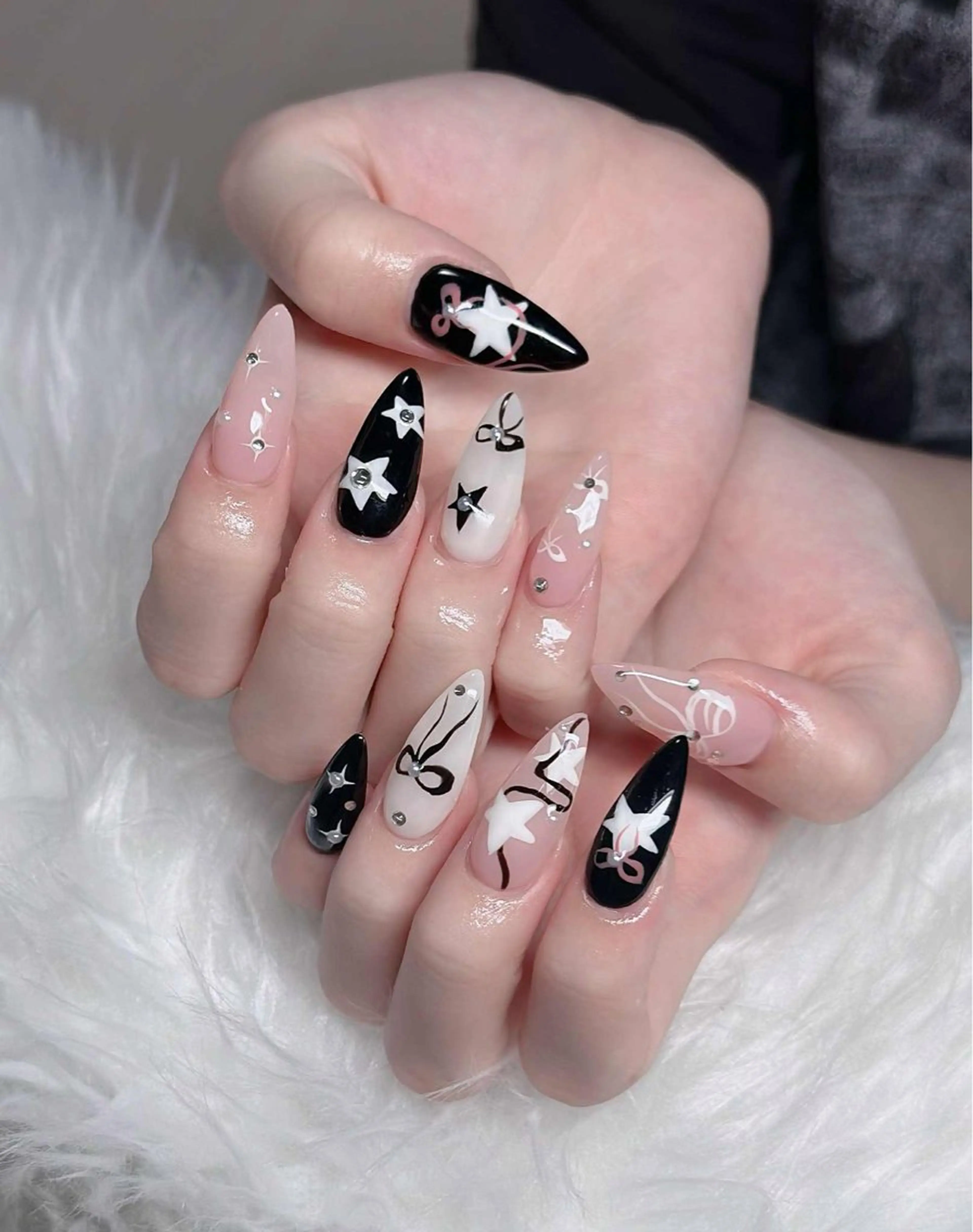 ネイル オーロラネイル フレンチネイル ジェルネイル ハロウィン キラキラネイル ハンドネイル H.baby Nail Salonのネイルデザイン