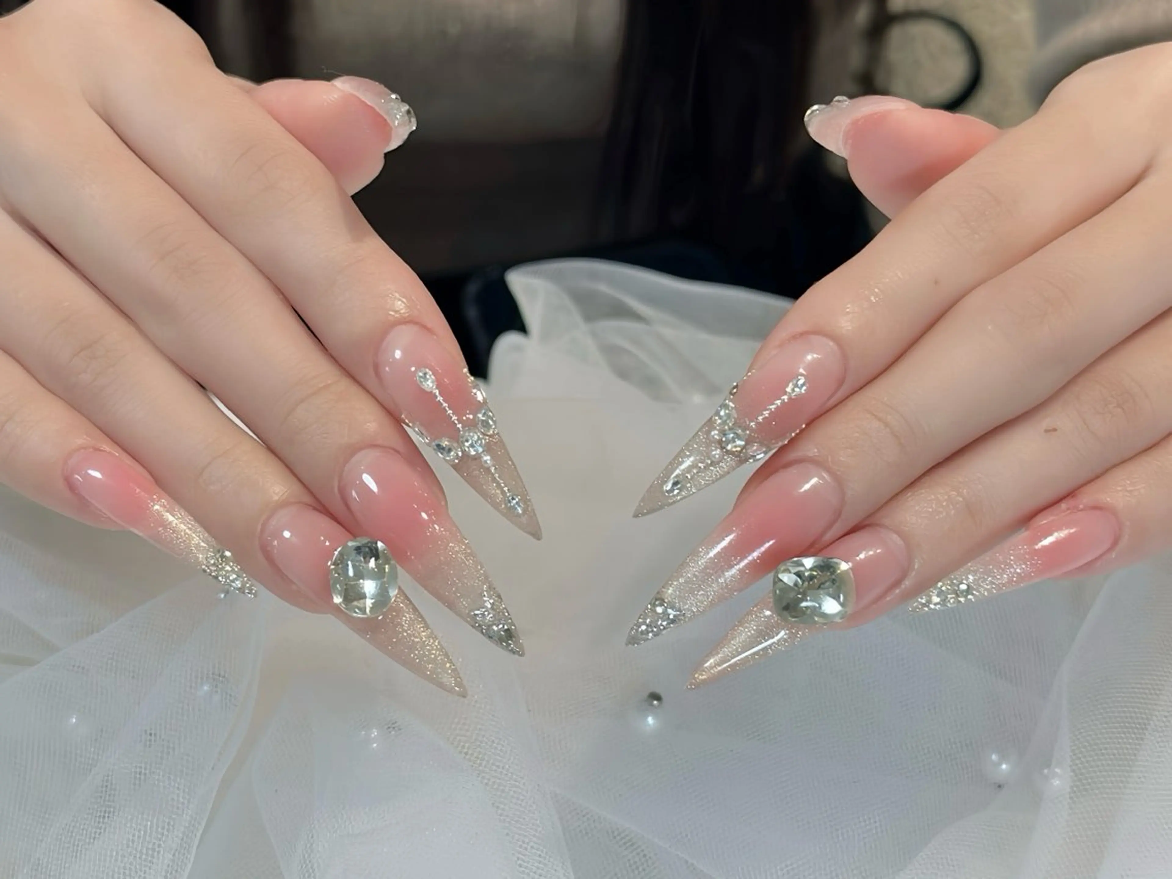 ネイル オーロラネイル ボルドー ブラウン 氷ネイル・うるうるネイル キラキラネイル ハンドネイル Julli ジュリのネイルデザイン