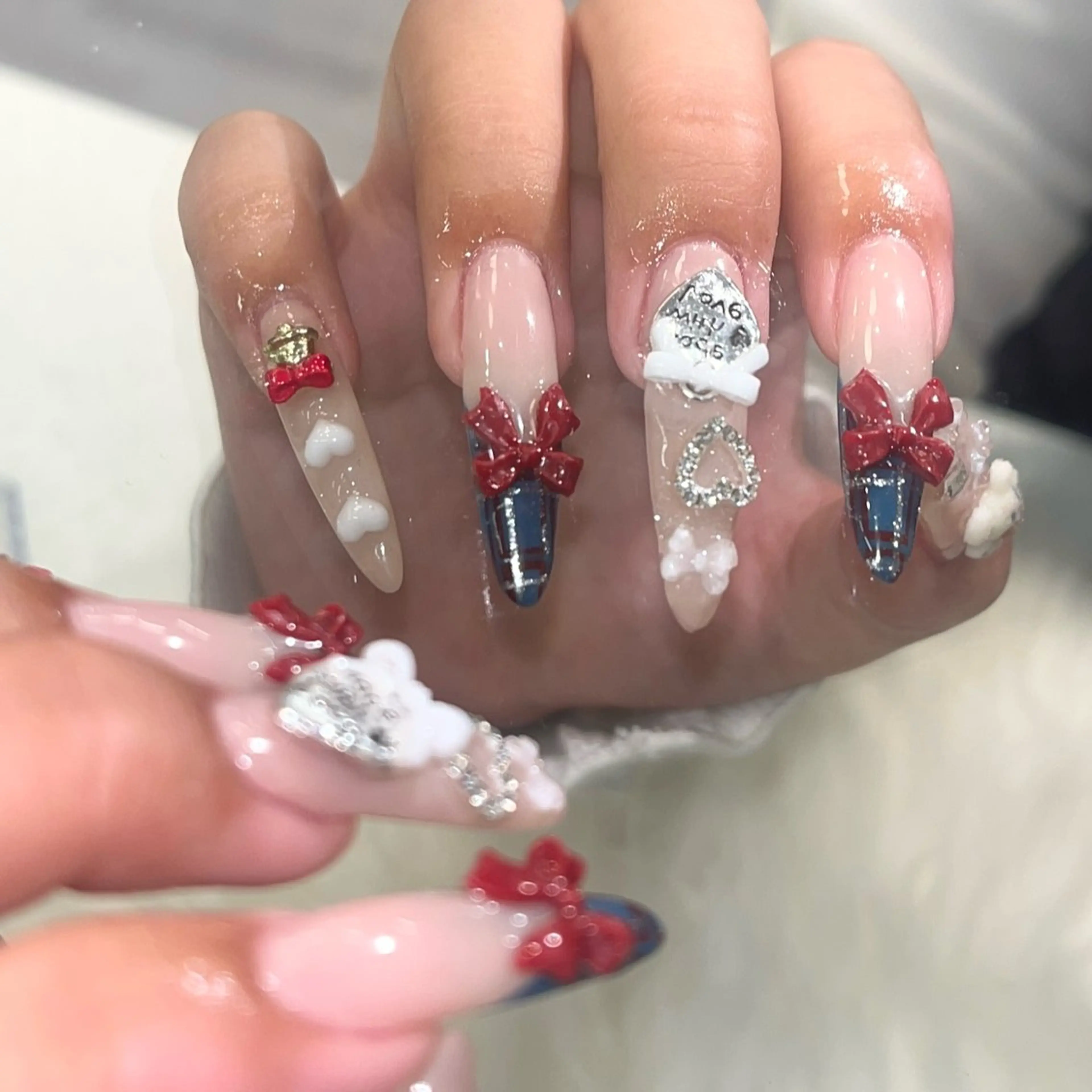 ネイル ボルドー ロングネイル 冬ネイル クリスマス ハンドネイル eight nail 春菜のネイルデザイン