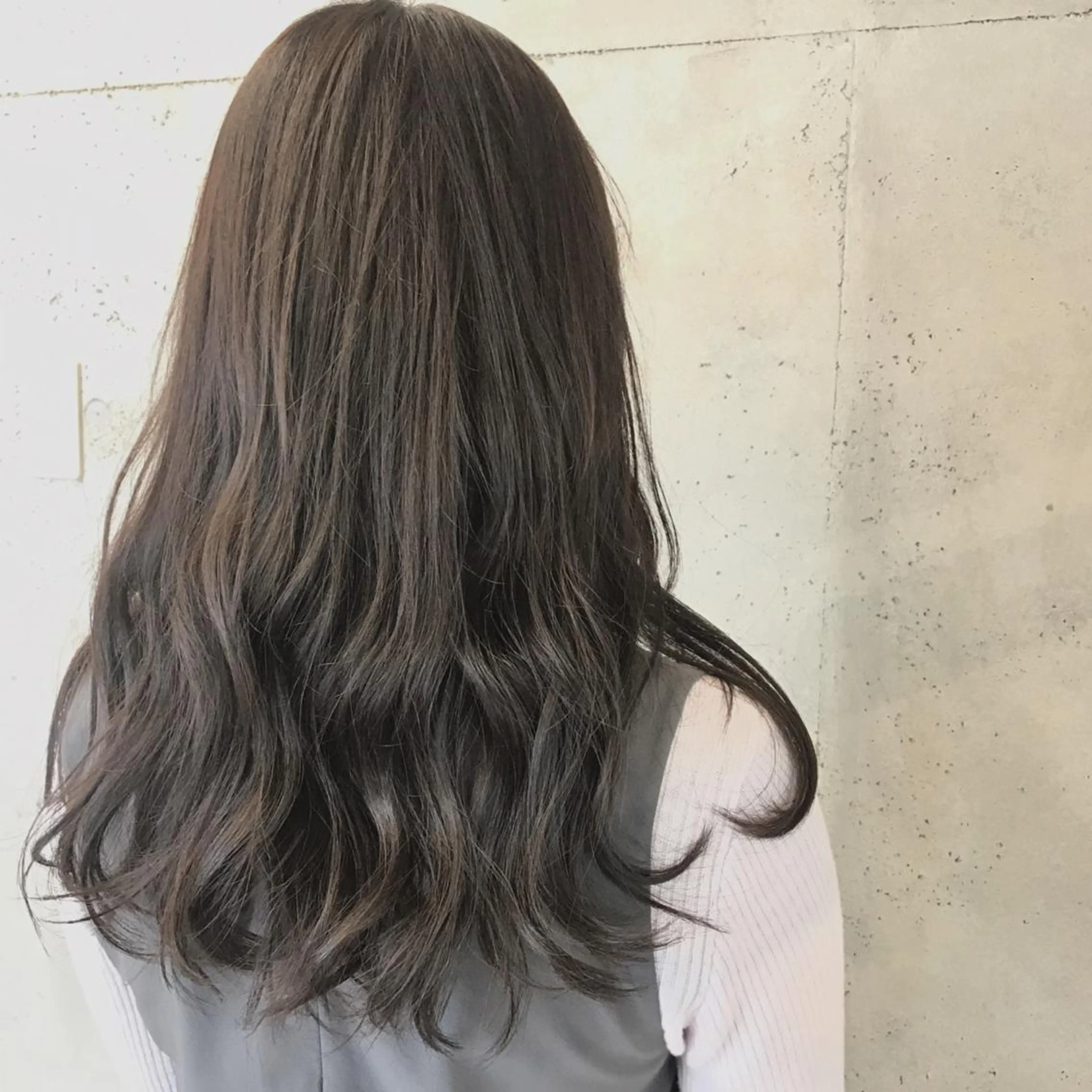 ロング カラー イルミナカラー にった みずきのヘアスタイル