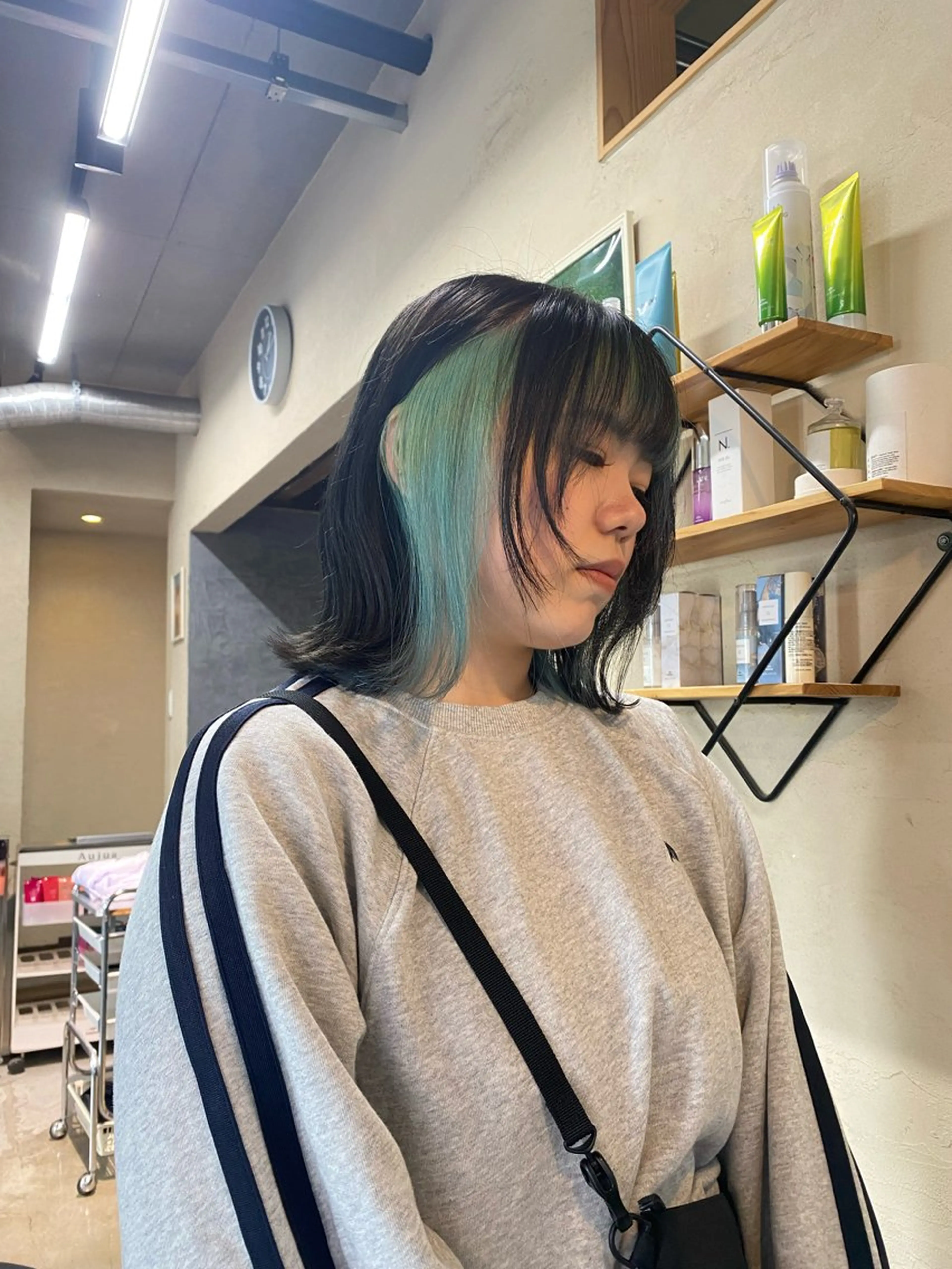 ショート カラー ブリーチ ケアブリーチ ミント ミントグリーン ヘアカラー トリートメント SUONO所属・ブリーチムラ修正 /ハイトーン/青砥大のヘアスタイル