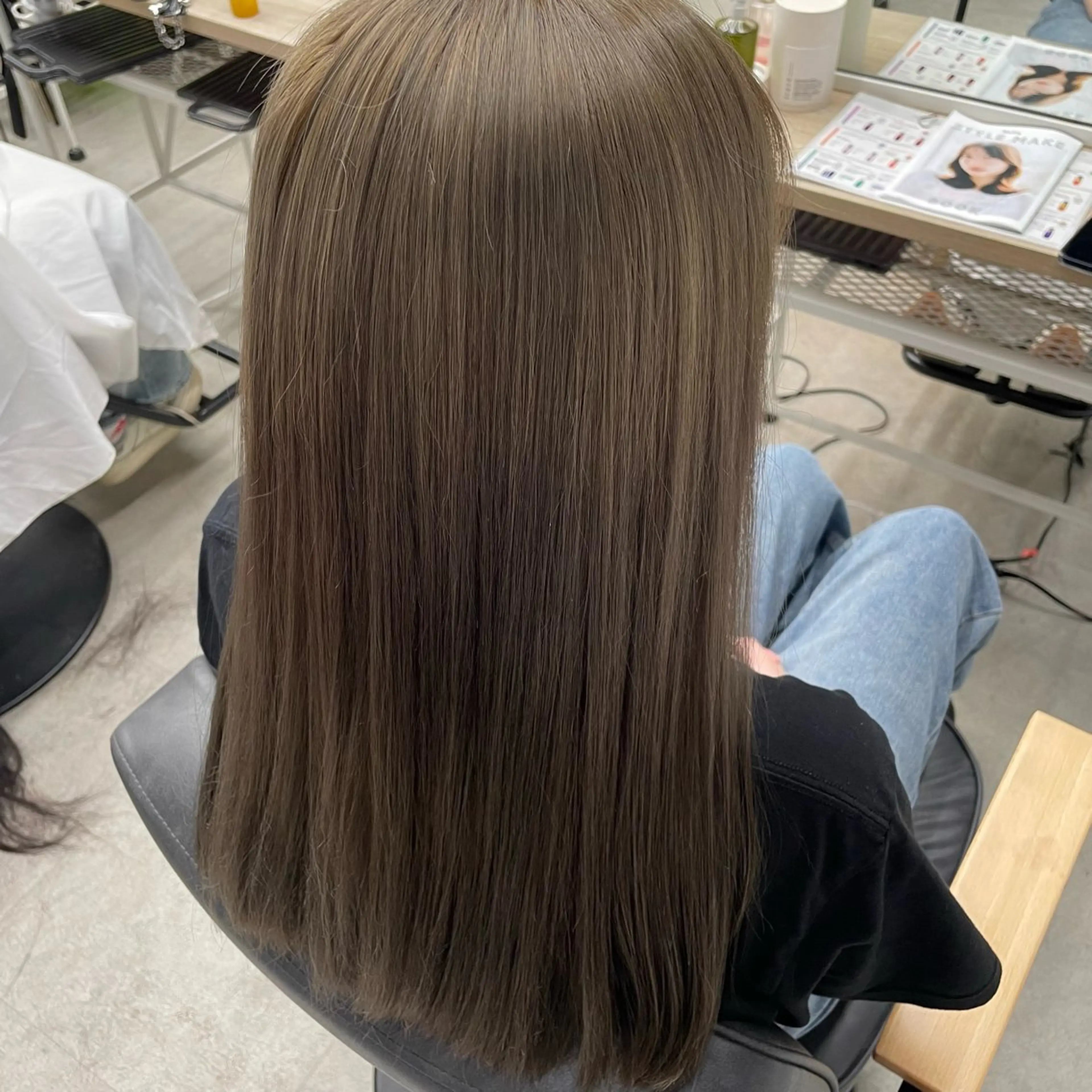 セミロング カラー sawaka🪽 /うるつやカラーのヘアスタイル