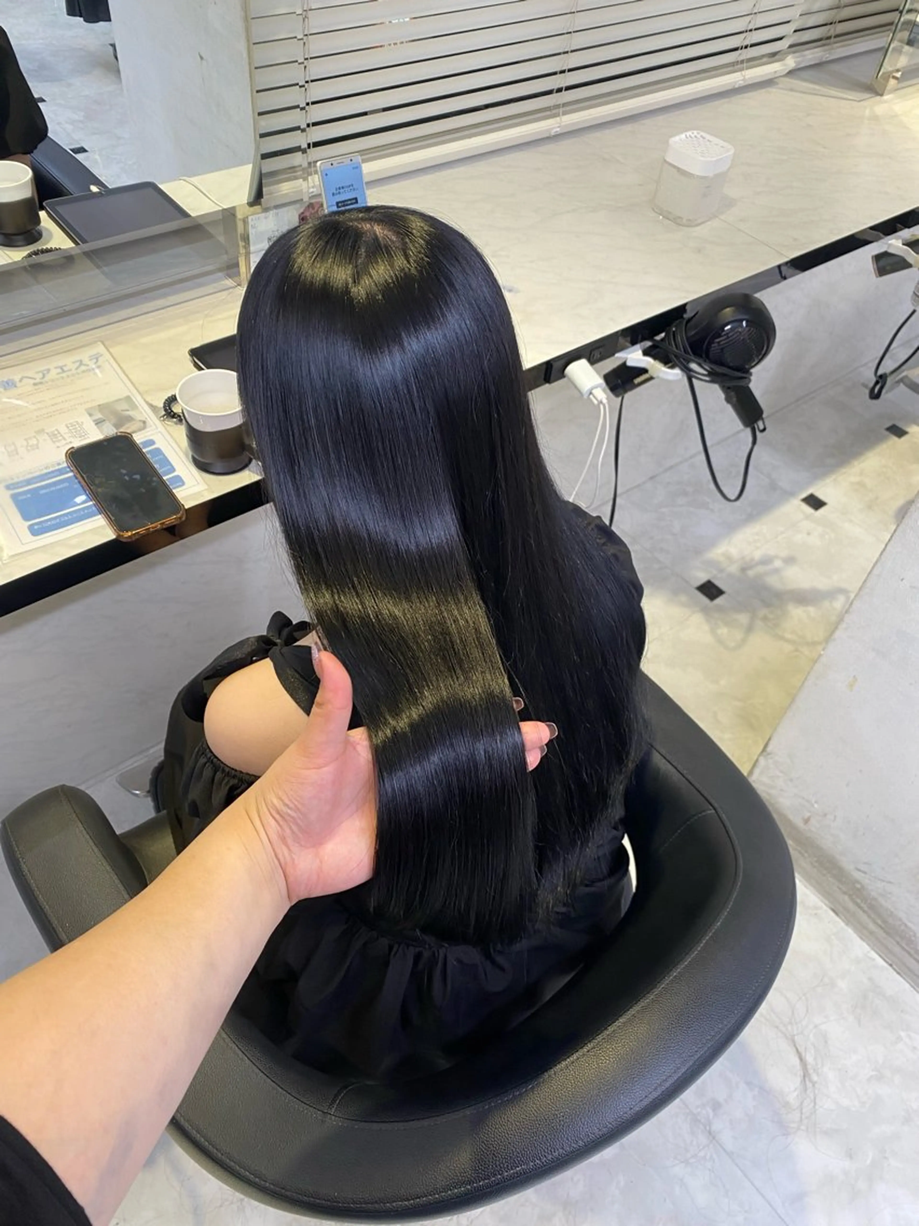 【メンズレディース🙆‍♂️】憧れの艶々ストレートに！！カット✂️💓➕縮毛矯正✨の写真