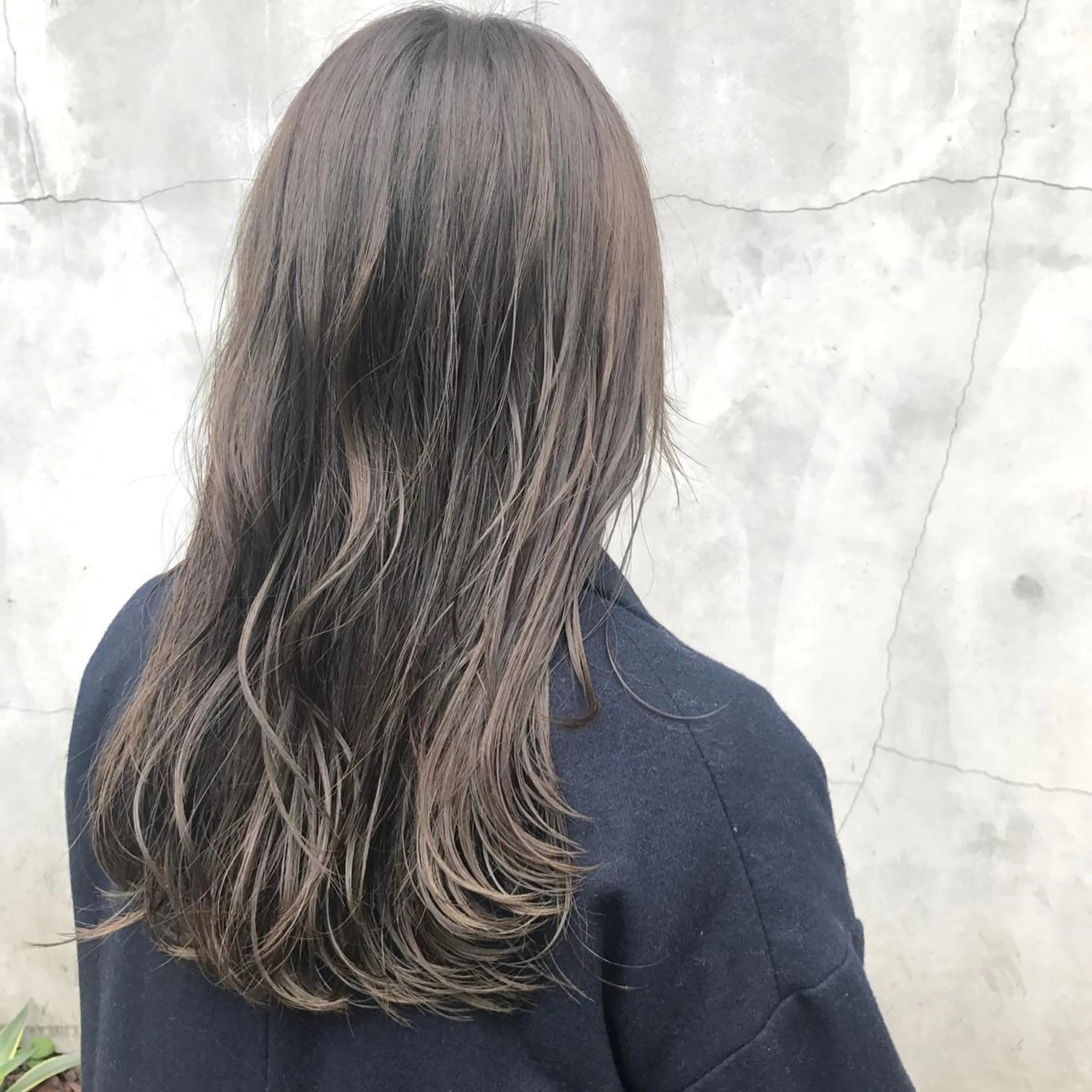 ミディアム カラー ヤスドミ ケイスケのヘアスタイル