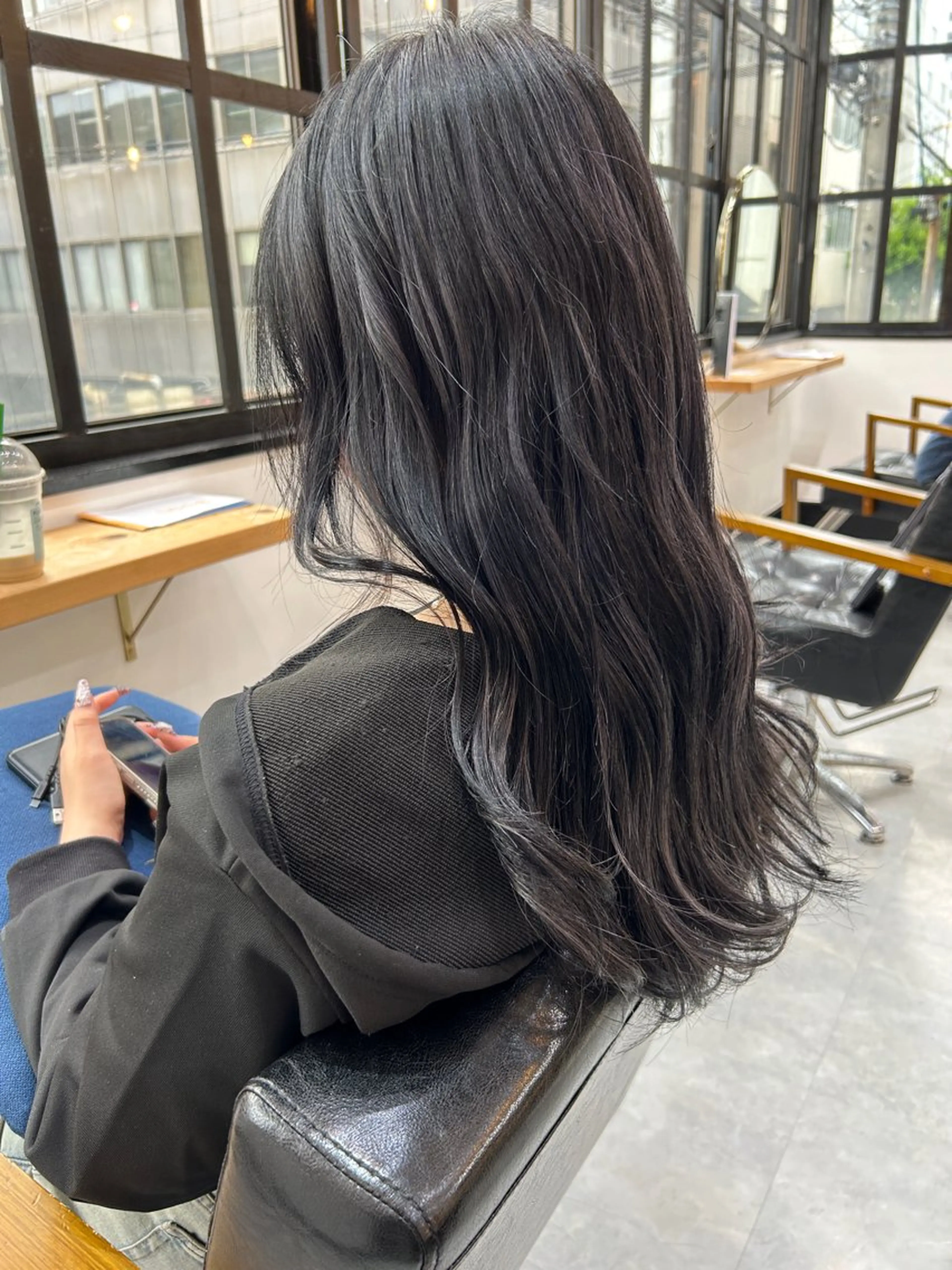 ロング カラー ヘアカラー トリートメント CARICIA 白木 由里加のヘアスタイル