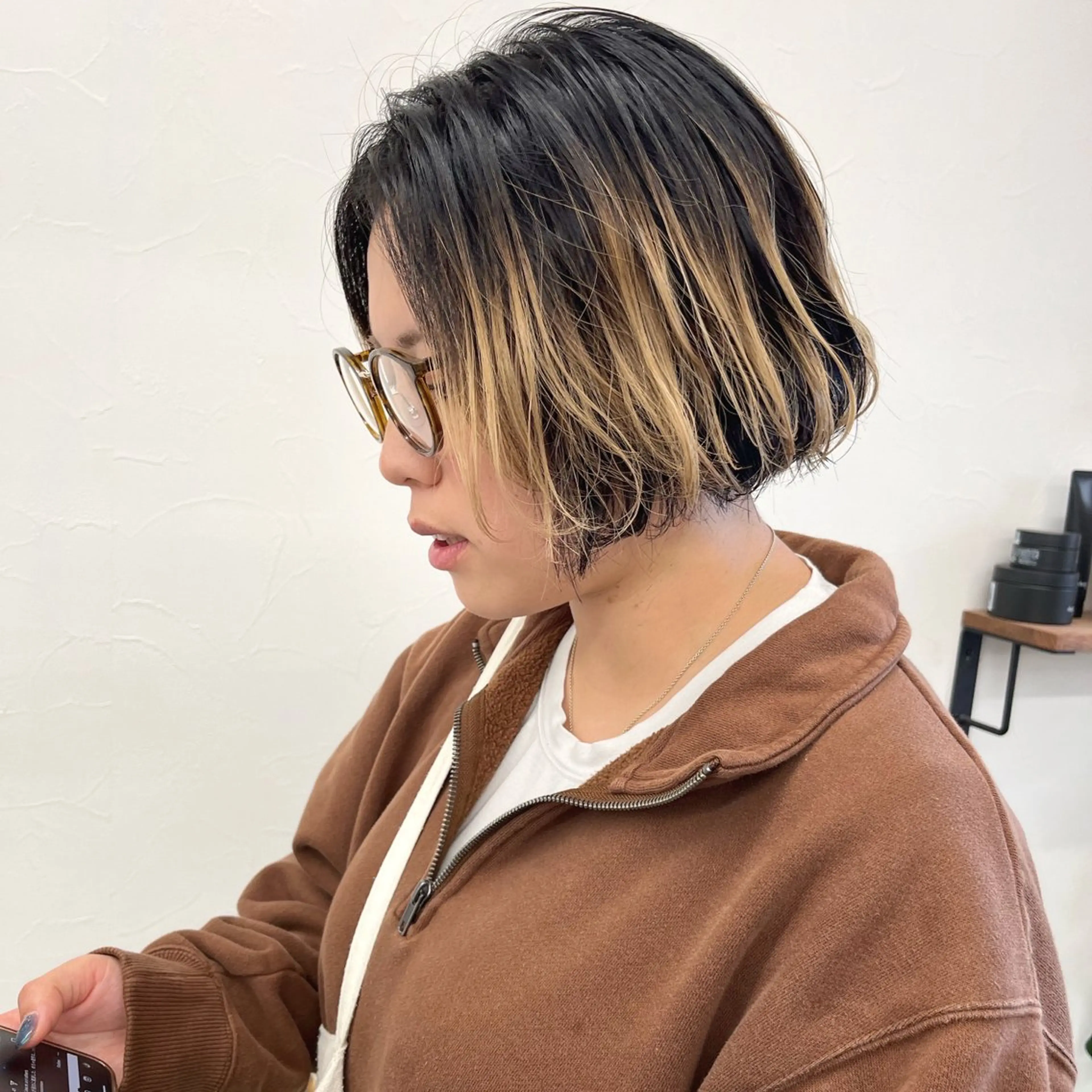 ショート カラー ブリーチ ブリーチなしカラー ボブ レイヤーカット 似合わせカット カット ヘアカラー トリートメント 朝がちょっと楽しくな るshort･bobのヘアスタイル