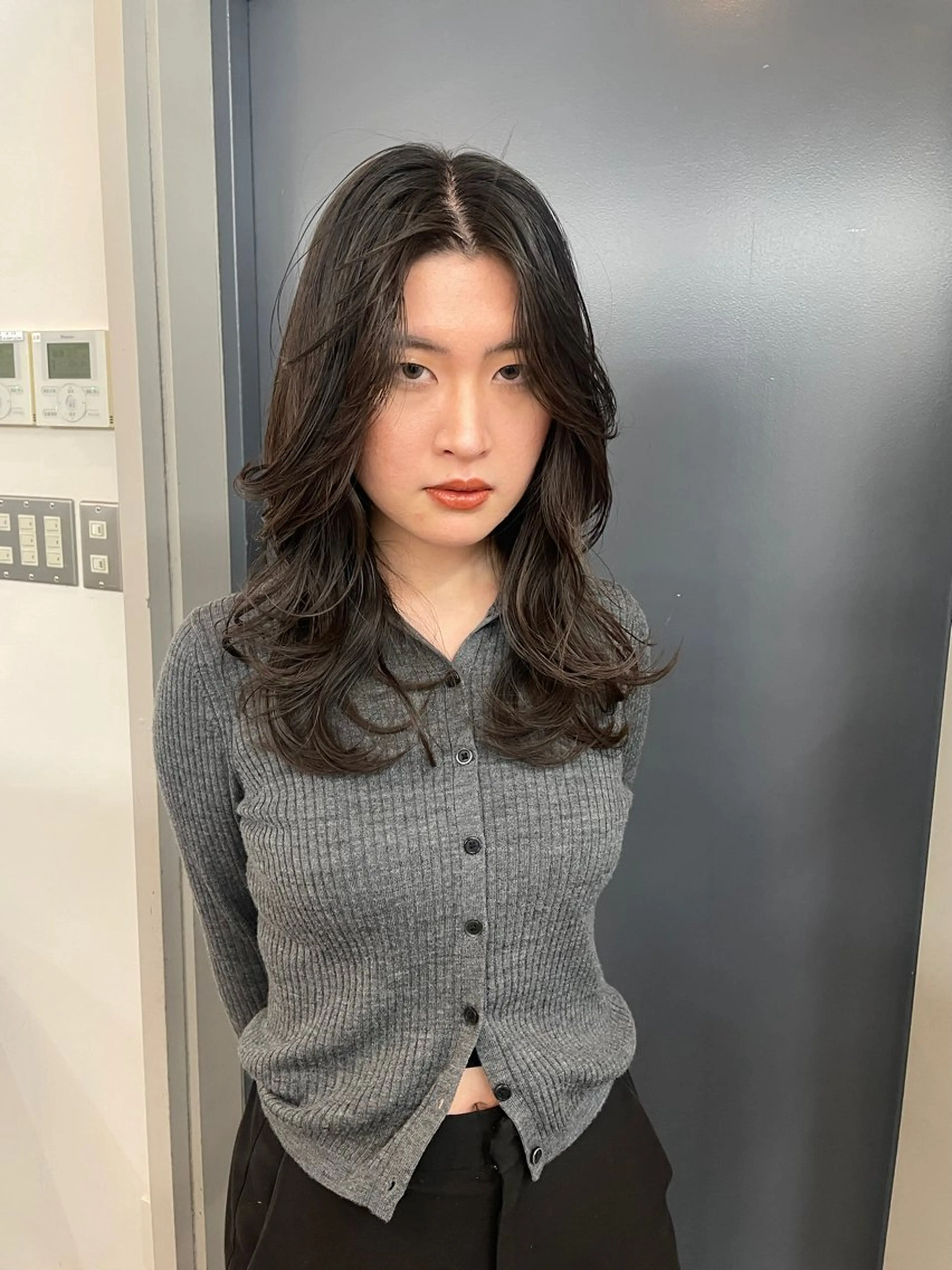 セミロング 顔周りカット レイヤーカット 小顔カット CYAN by artefice所属・安達 萌花のヘアスタイル