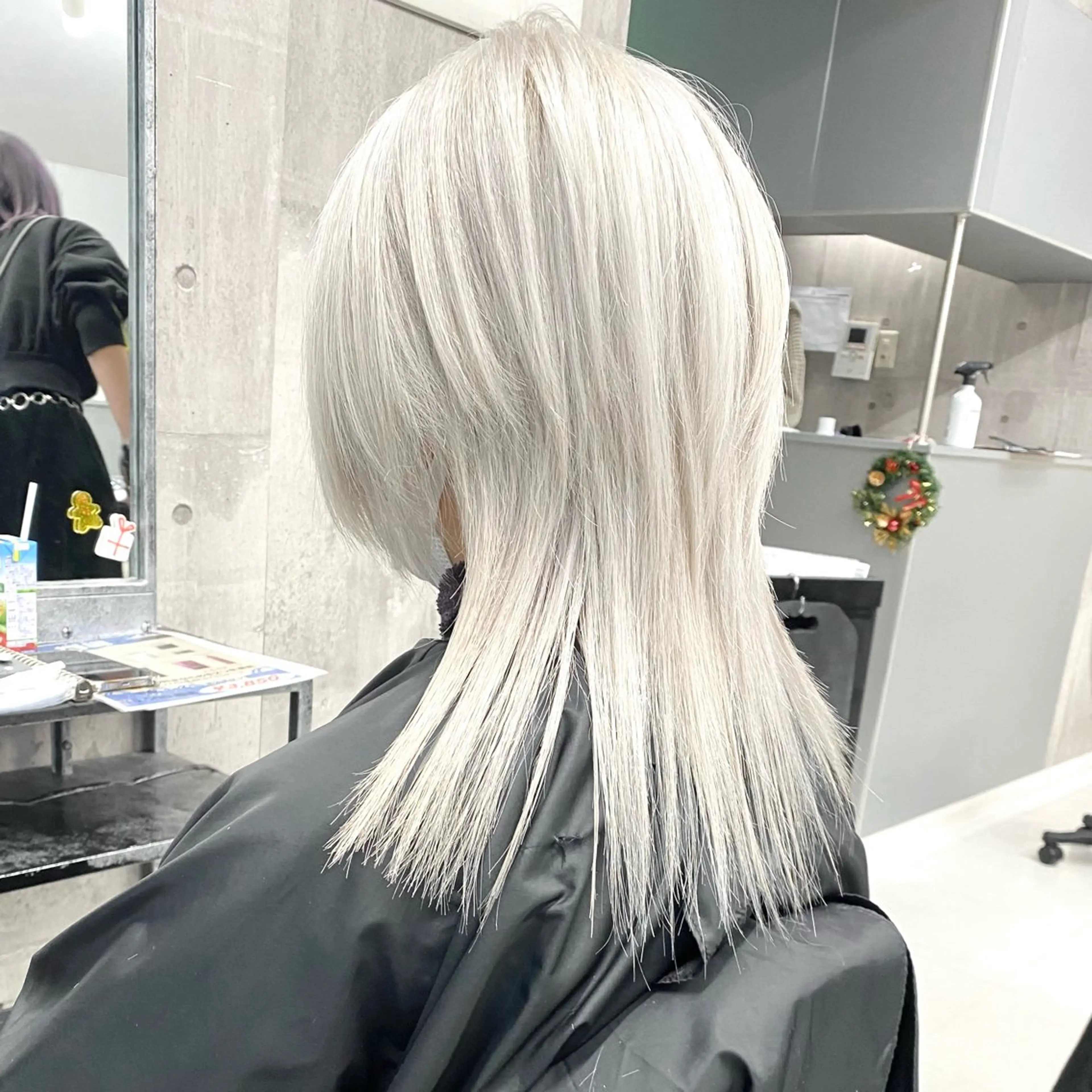 セミロング ハイトーン×エクステ 💞くるみのヘアスタイル