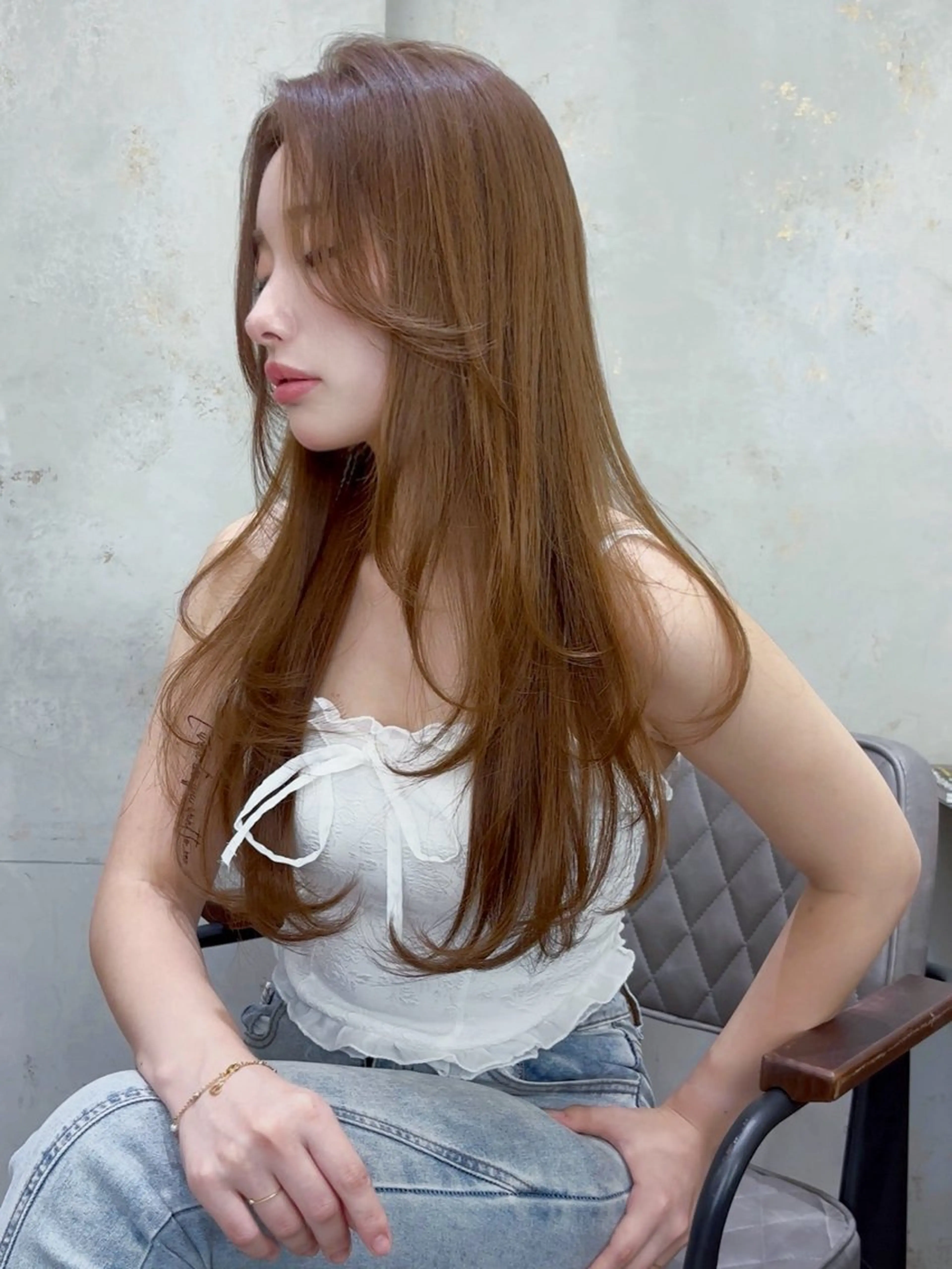 ミディアム カラー ベージュカラー レイヤーカット 縮毛矯正 【美髪矯正) 吉村　清志のヘアスタイル