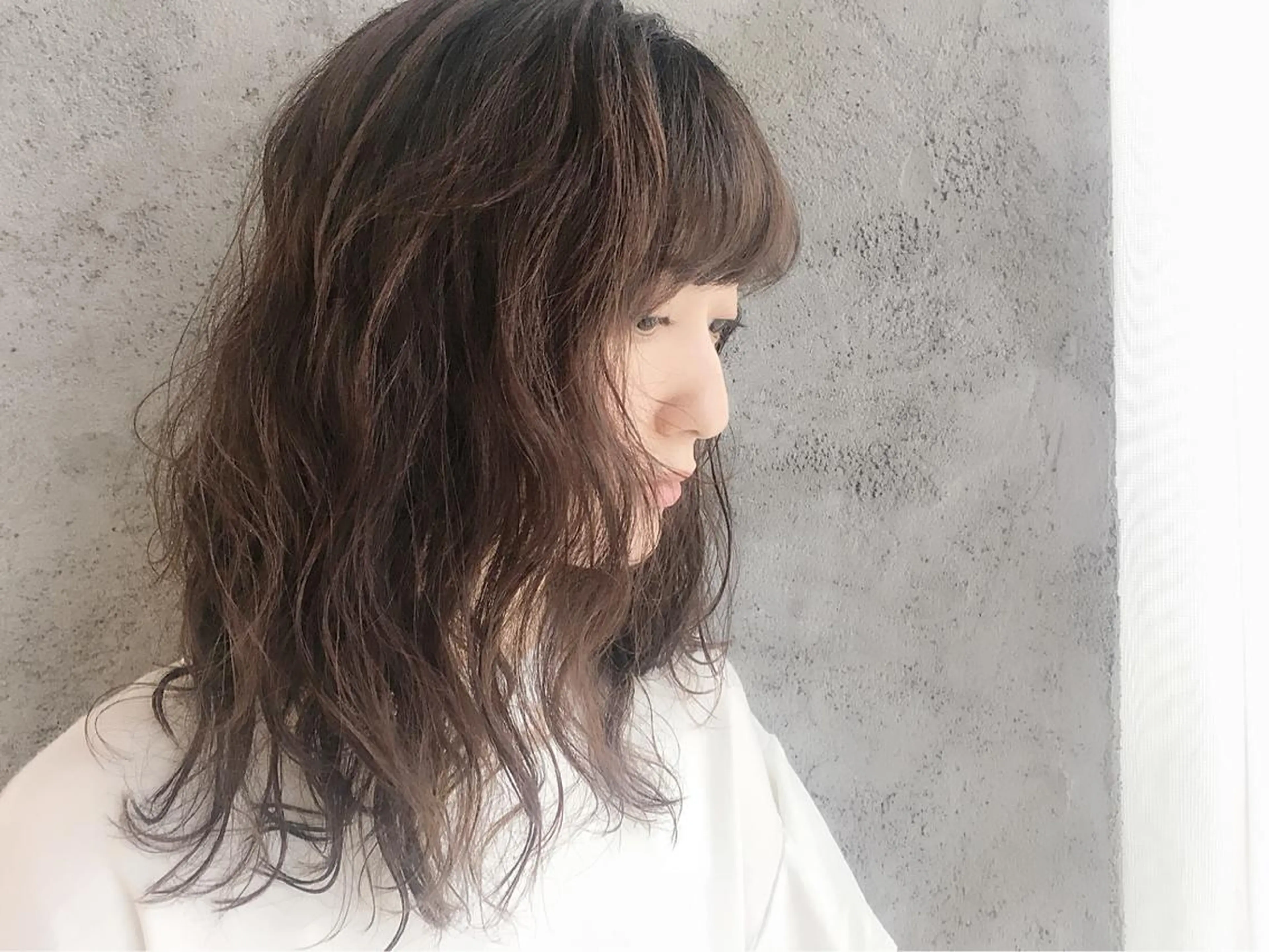 セミロング カラー パーマ セミロングパーマ ニュアンスパーマ EMANON天神所属・Hitomi Ezakiのヘアスタイル