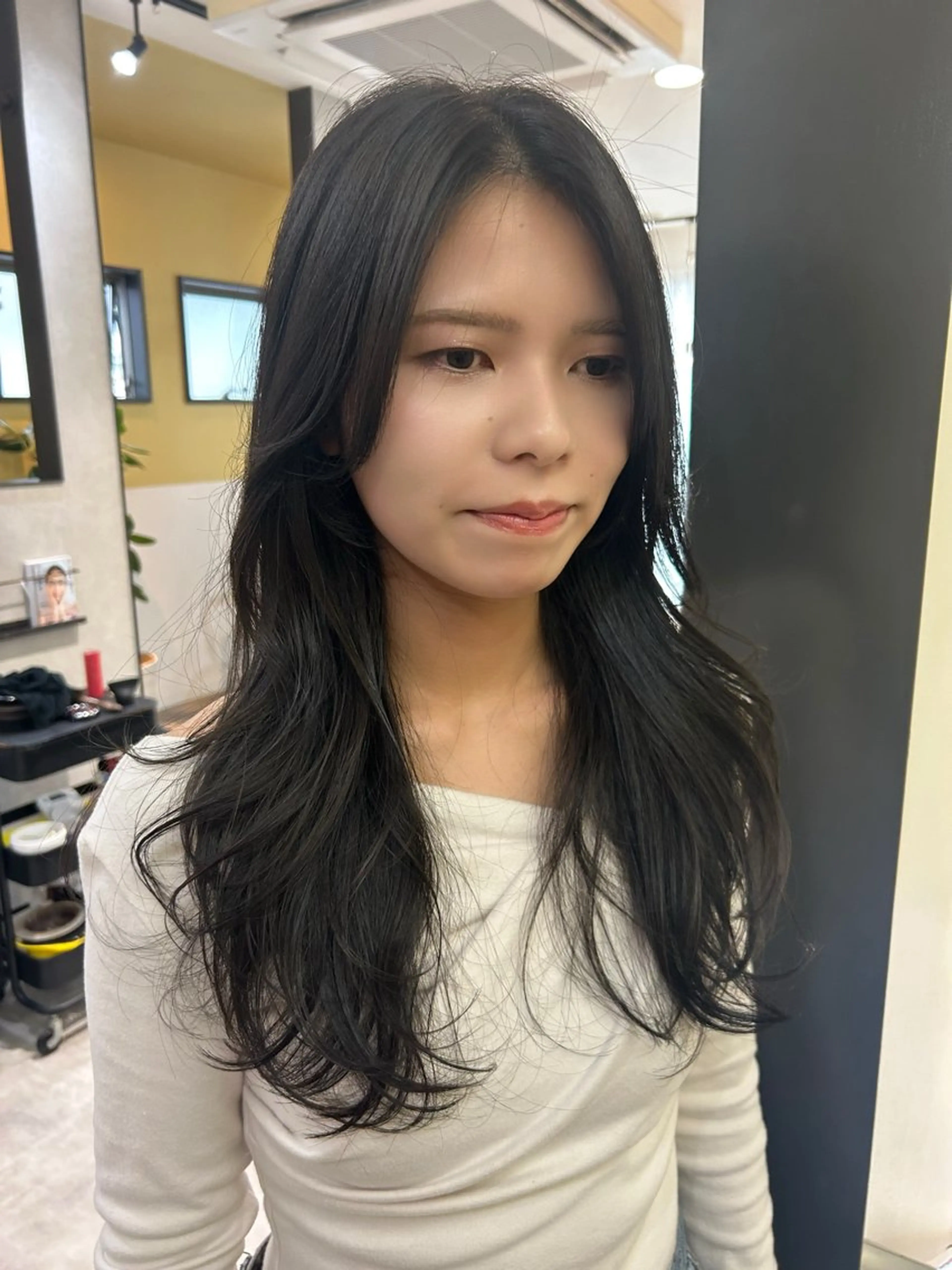 ロング カラー ロングレイヤー アッシュ 透明感カラー レイヤーカット ロング カット ヘアカラー トリートメント hub hair レイヤー/透明感のヘアスタイル