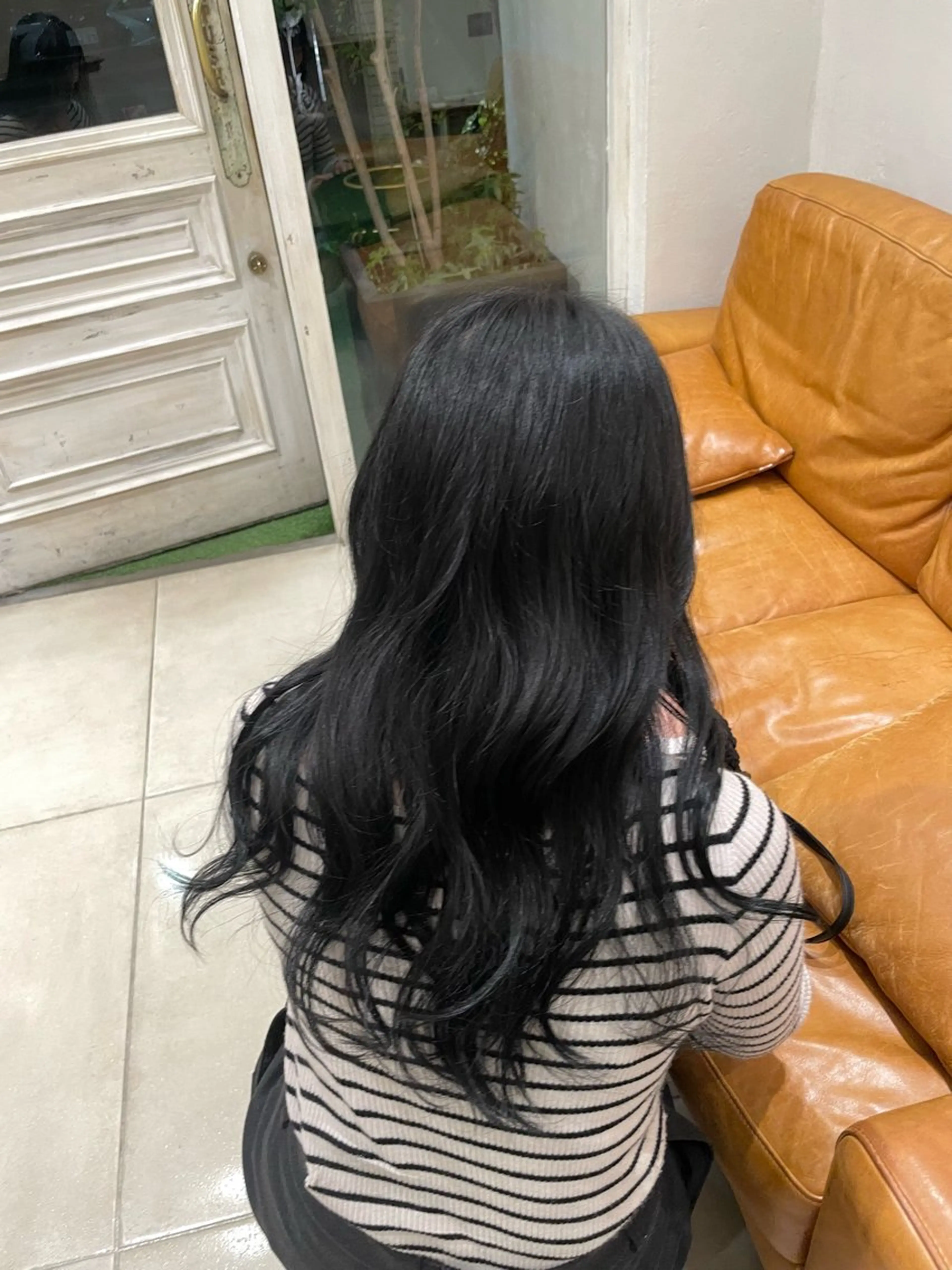 ロング カラー 黒髪 ブルーカラー ブルーブラック 田中 陽菜乃のヘアスタイル