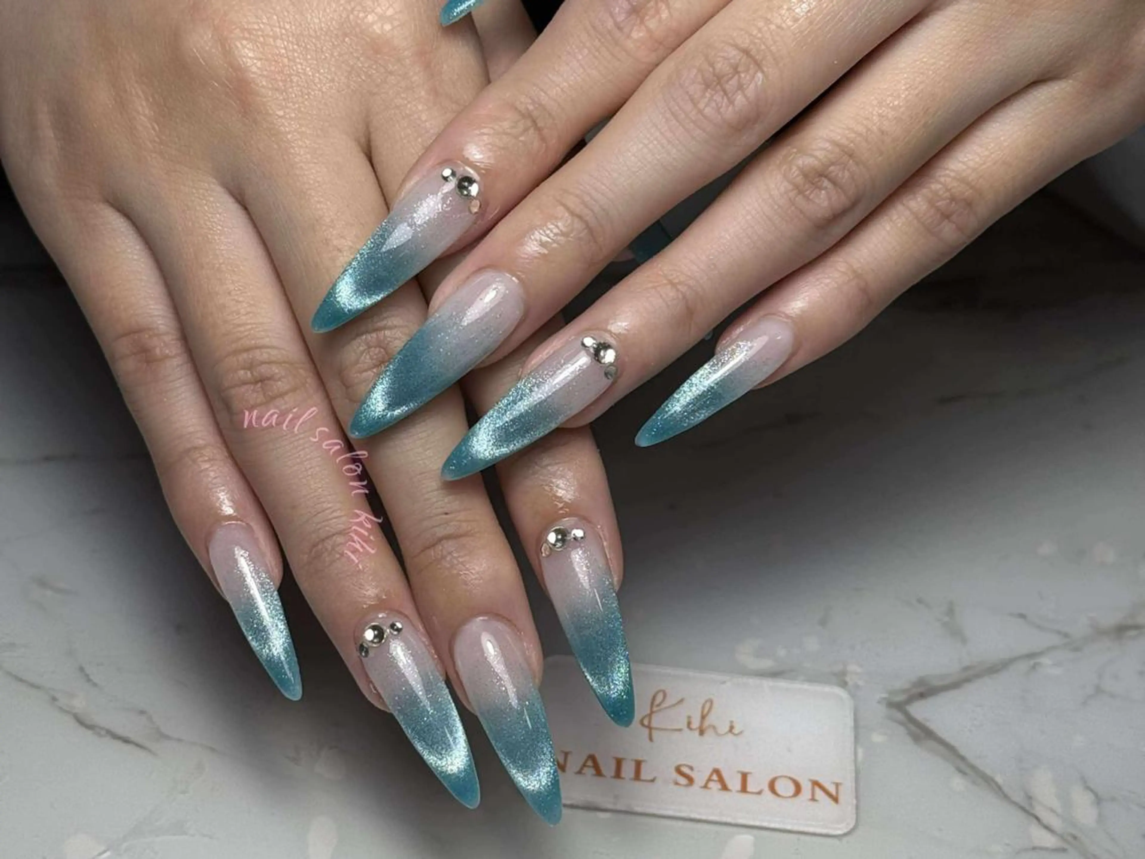 💖💖チップ長さ出し★ガーリー★6本グラデーション＋４本当店定額デザイン　¥10480円の写真