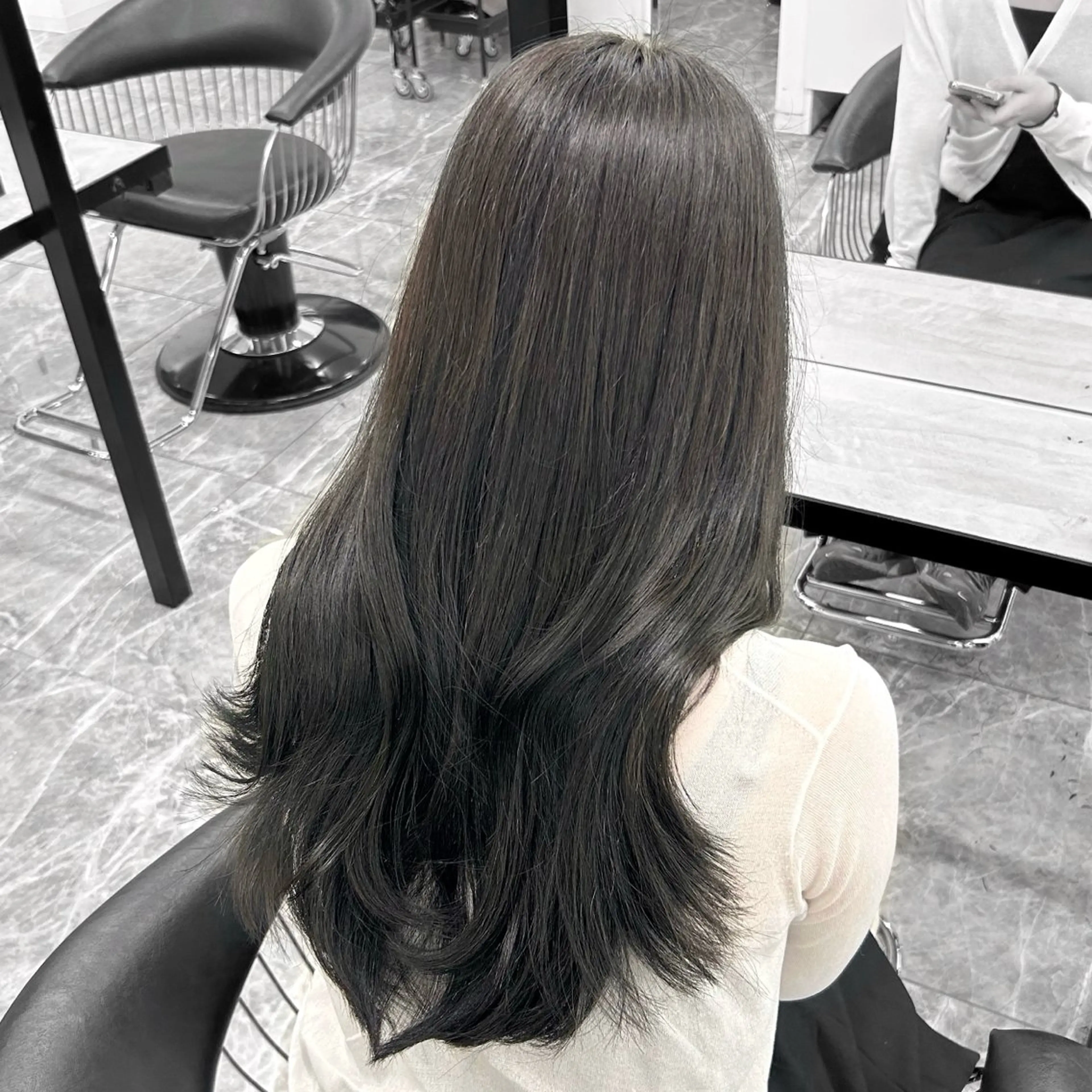 カラー ヘアカラー トリートメント 𝘠𝘶𝘪 / 透け感ヘアのヘアスタイル