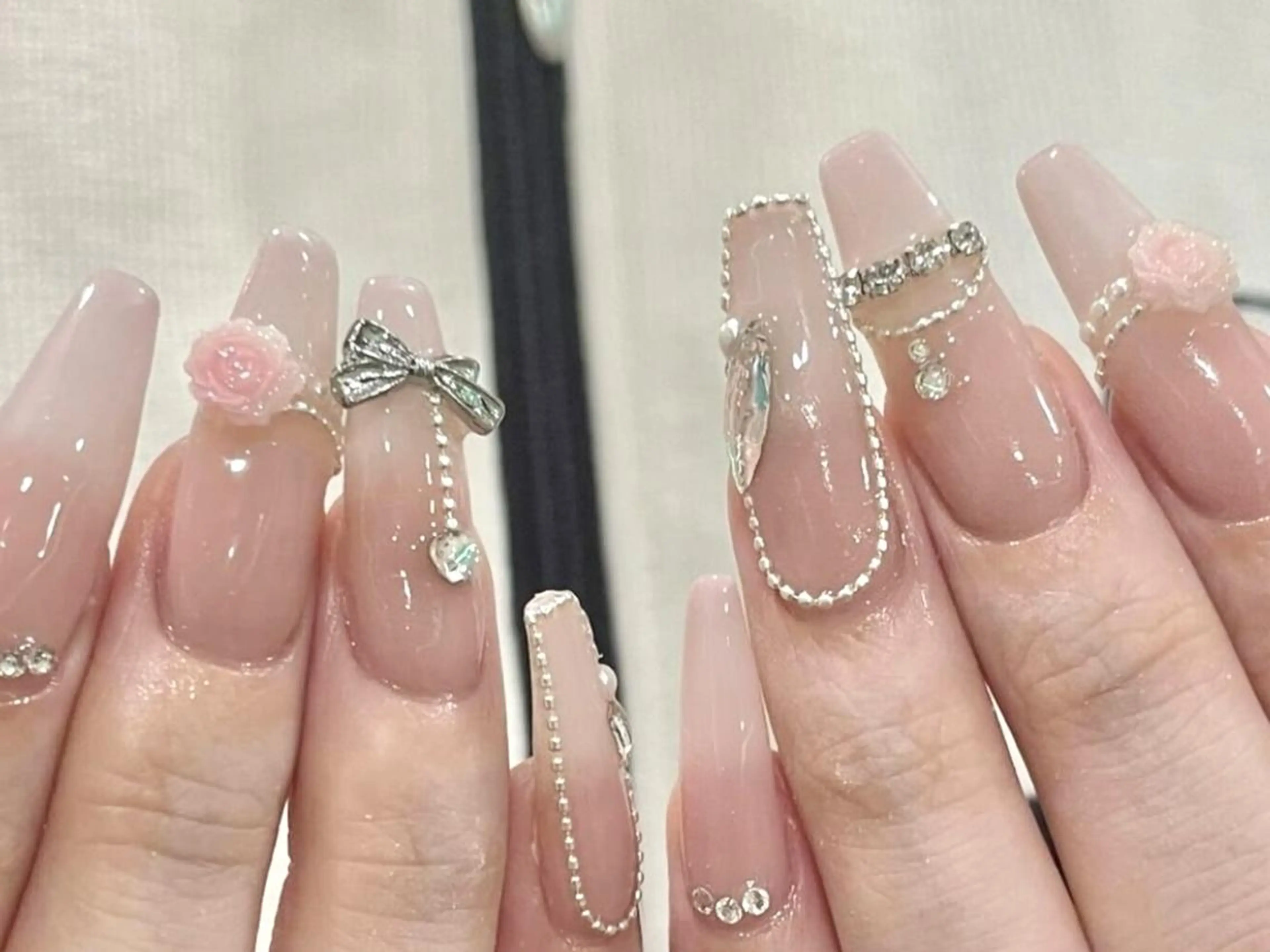 ネイル アートネイル 持ち込み Shis_🦄shi 韓国風キラキラネイルのネイルデザイン