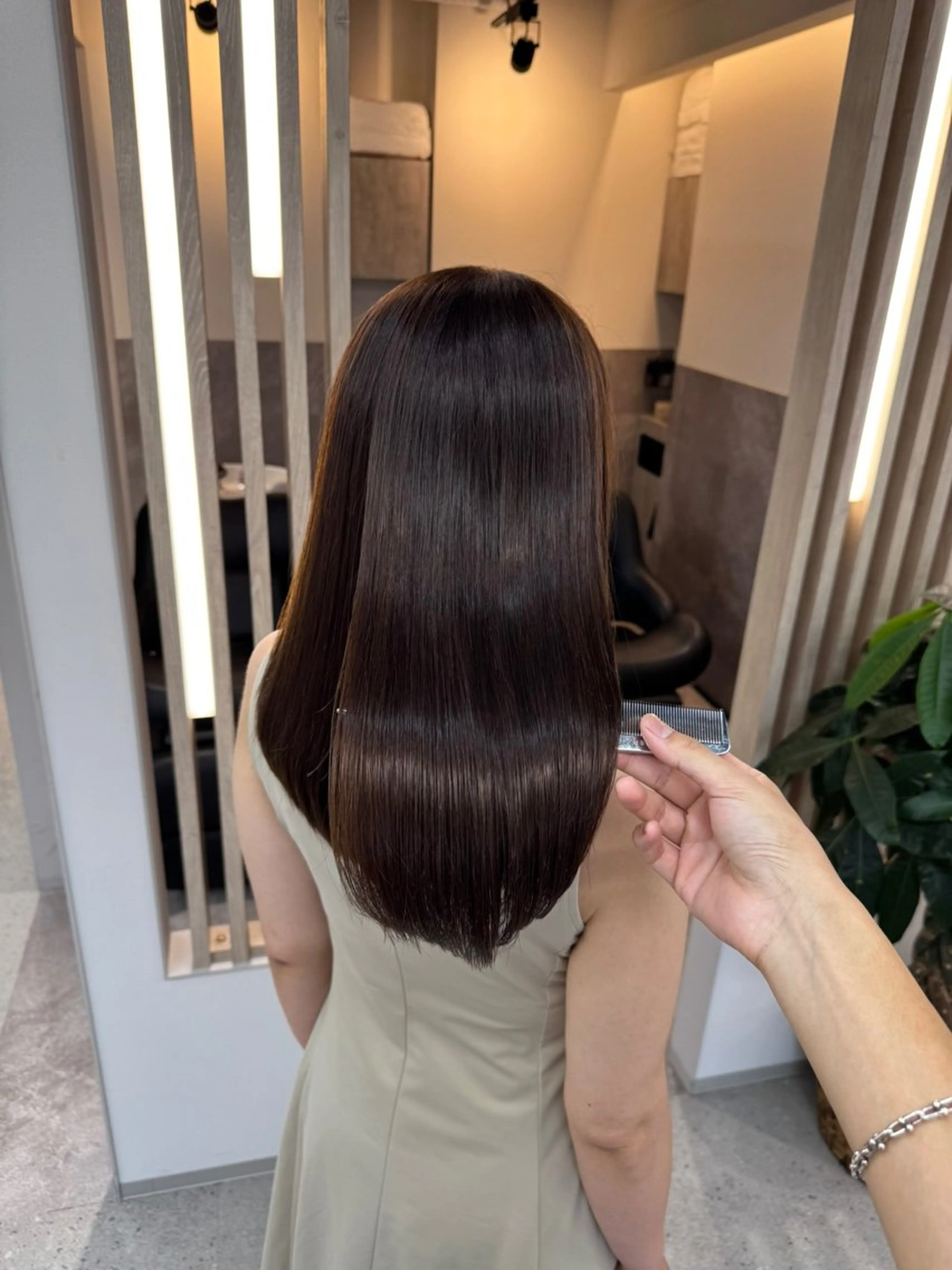 【強くせ、ダメージ毛対応】カット+美髪縮毛矯正+プレミアムトリートメントの写真