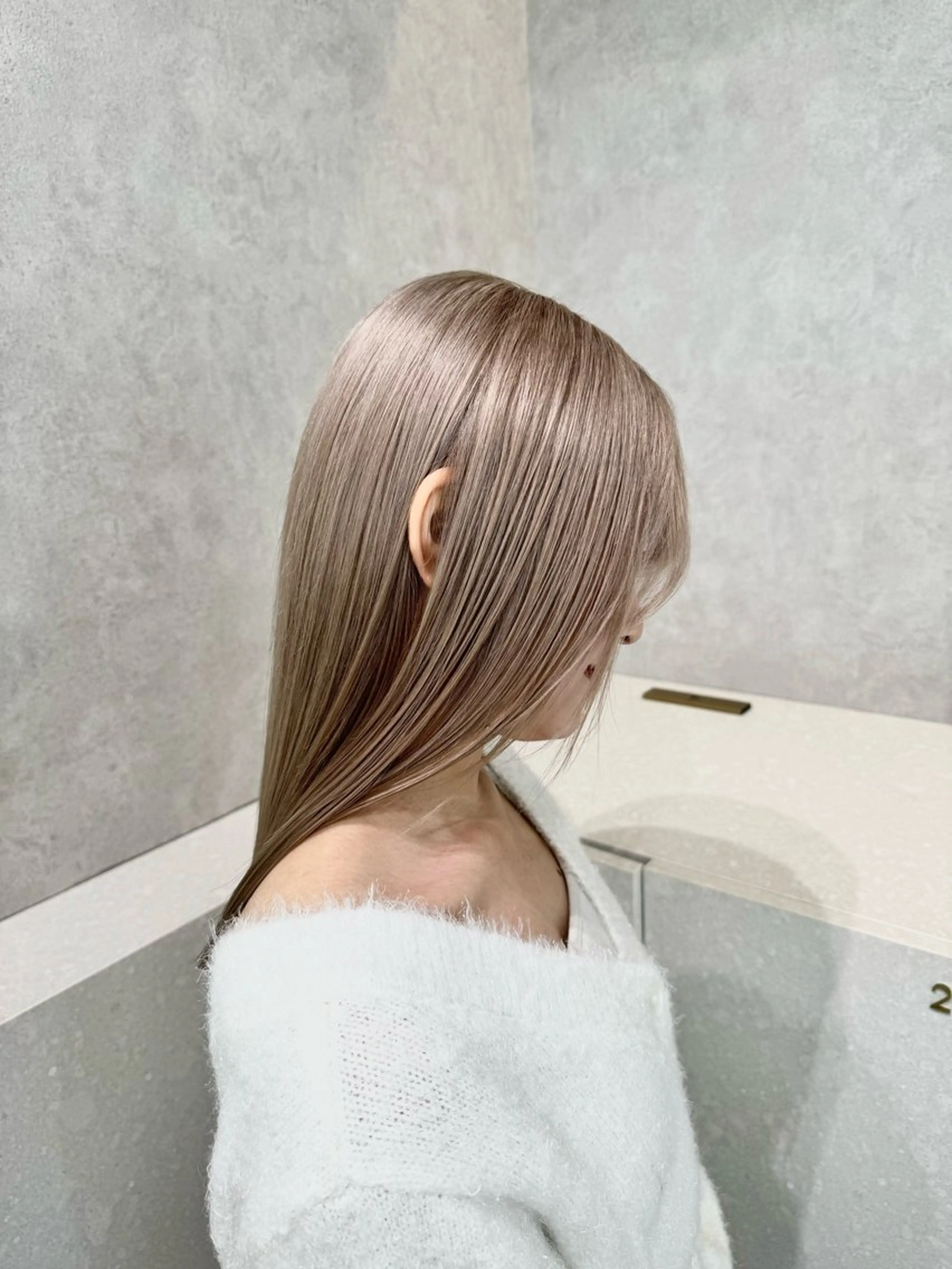 セミロング カラー 艶髪・透明感カラー ✨若松良樹のヘアスタイル