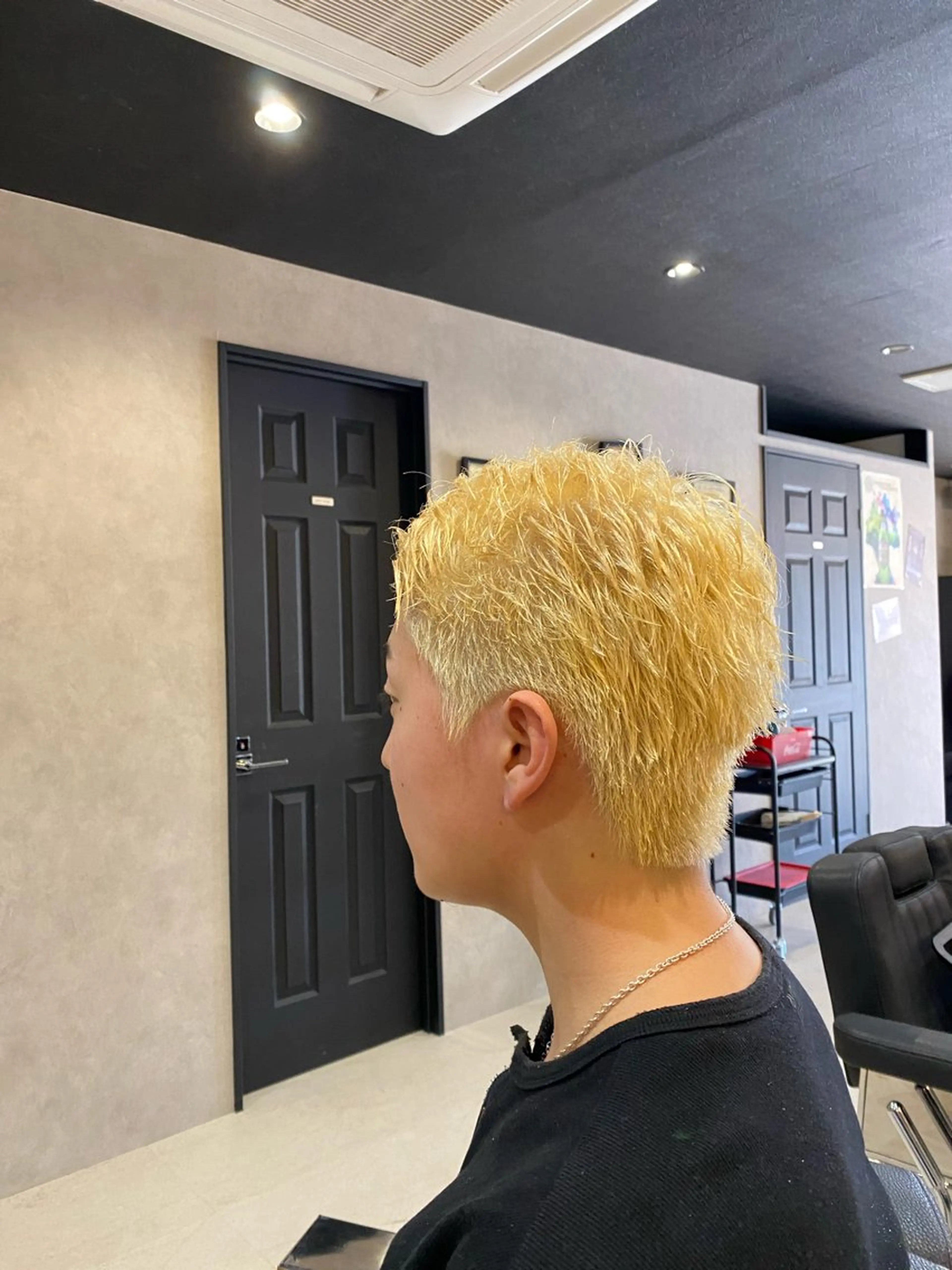 ショート カラー メンズ 居原 凜太郎のヘアスタイル