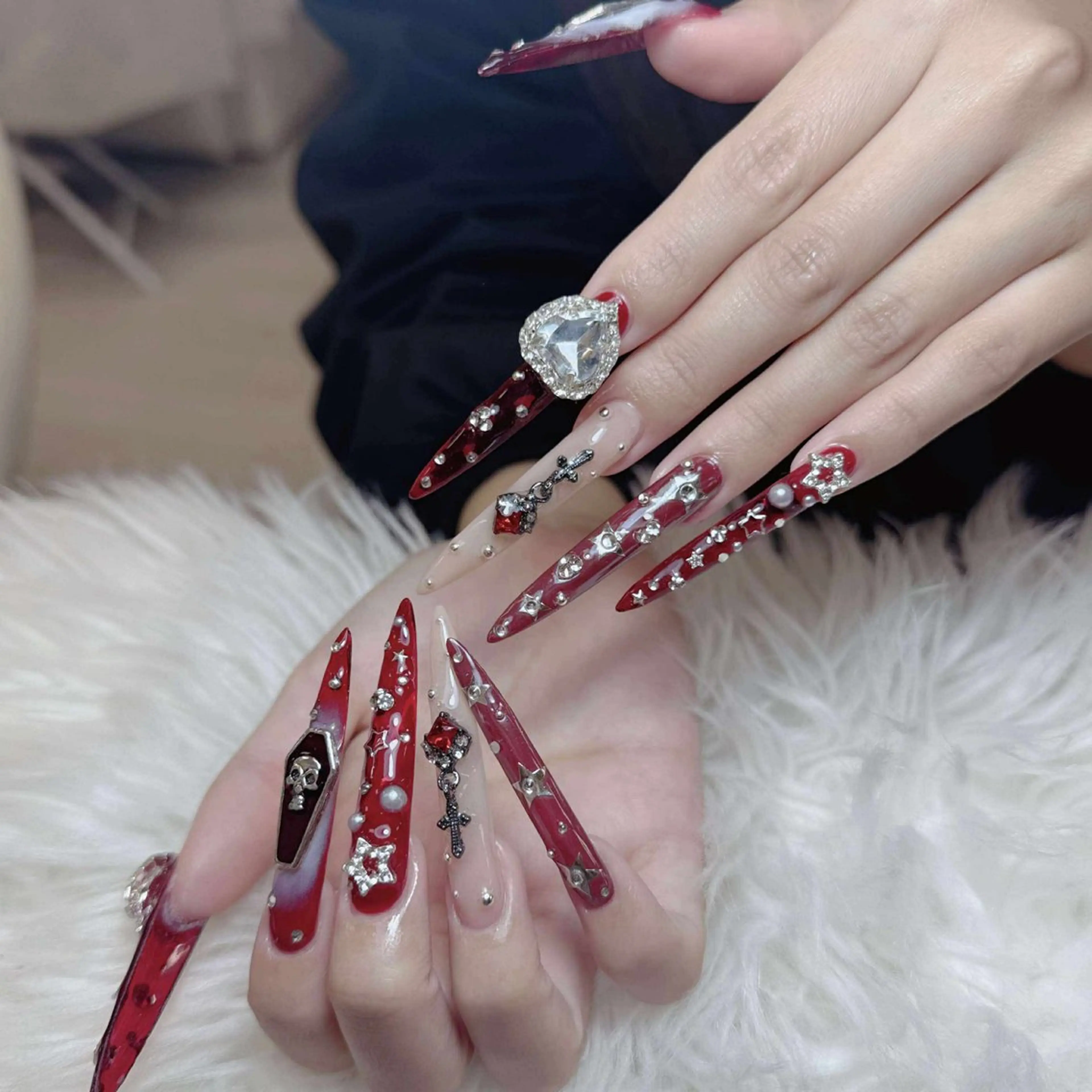 ネイル ハンドネイル ゴテゴテネイルサロン所属・ゴテゴテ ネイルのネイルデザイン