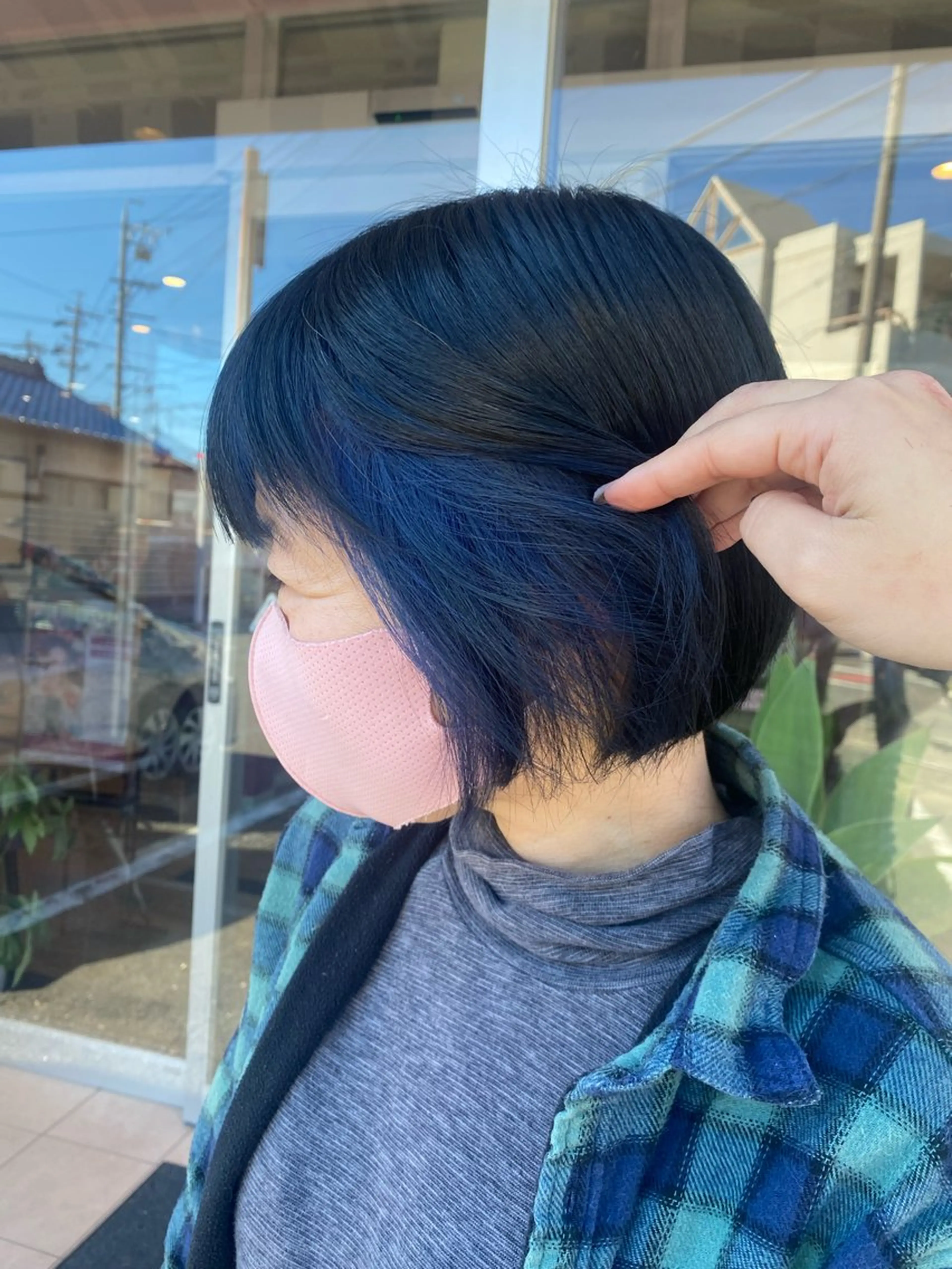 ショート カラー ブリーチ ブルーカラー ケアブリーチ デザインカラー イヤリングカラー ヘアカラー ハイトーン迷子さん 歓迎🤍こころのヘアスタイル