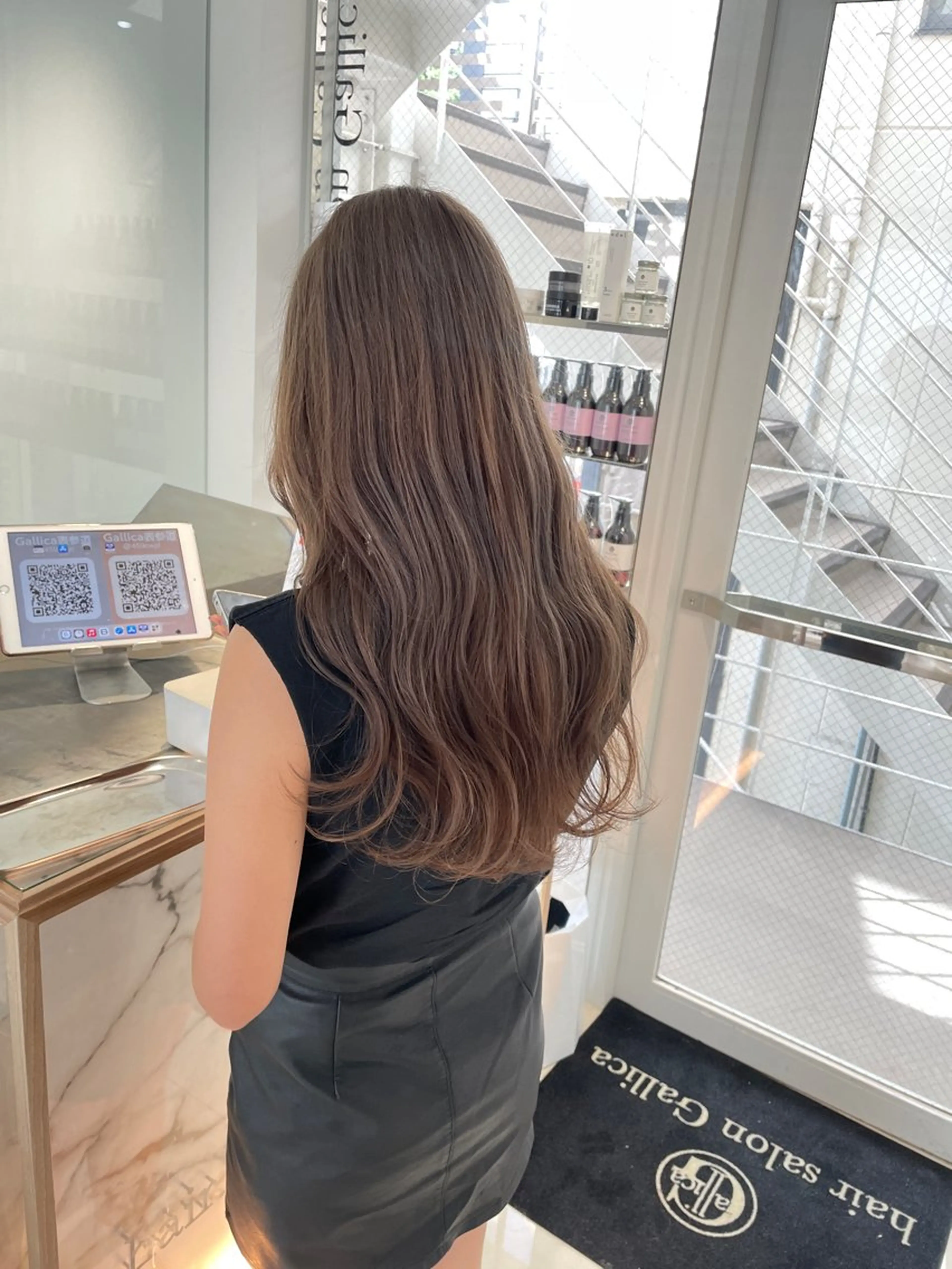 ロング カラー ヘアアレンジ ベージュカラー オリーブベージュ ヘアカラー トリートメント ヘアセット 艶髪✨寒色カラー✨ 翁長孝輔のヘアスタイル