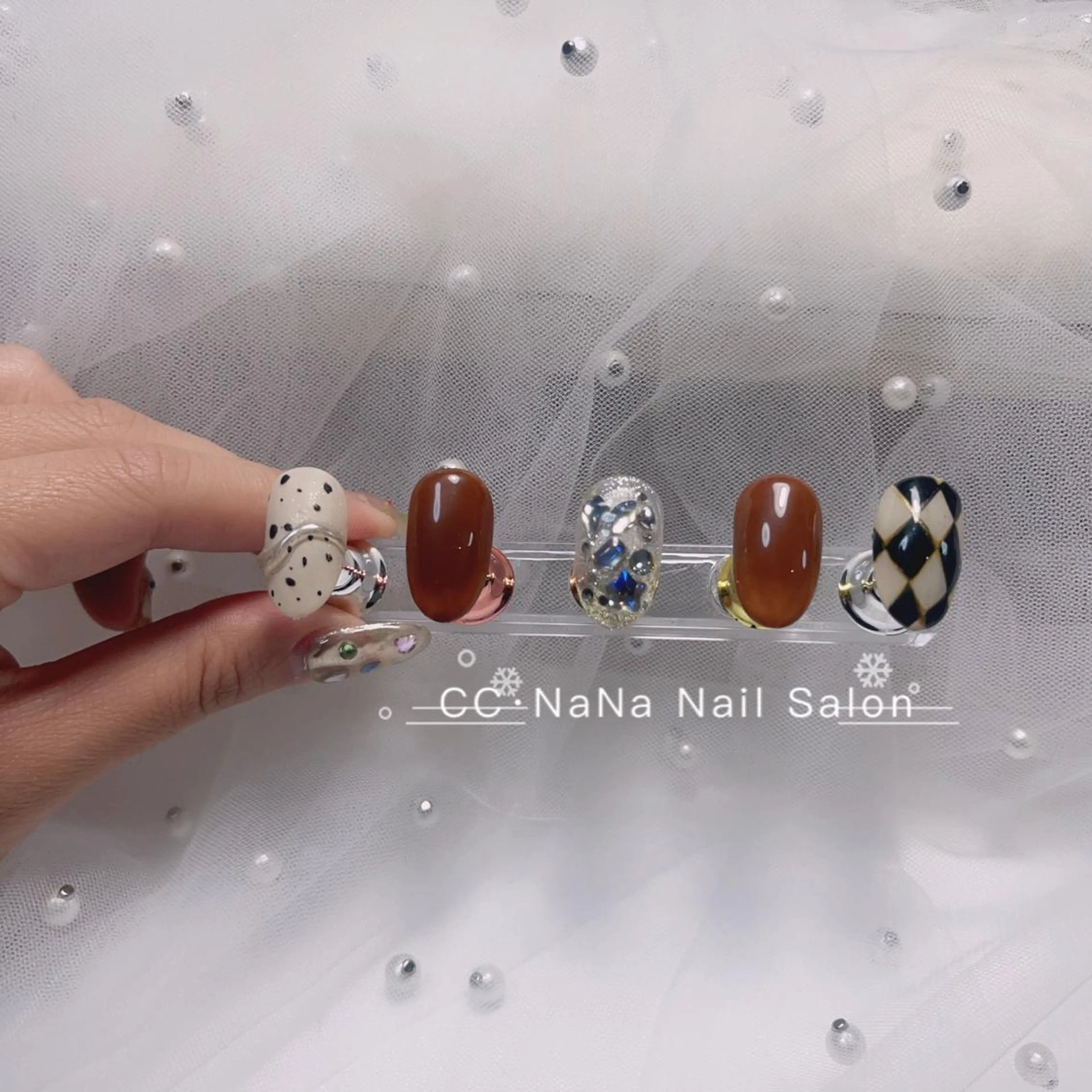 ネイル ジェルネイル ミラーネイル パラジェル スカルプネイル ワンホンネイル ハンドネイル CC  NaNa ワンホンネイル🌙Nのネイルデザイン