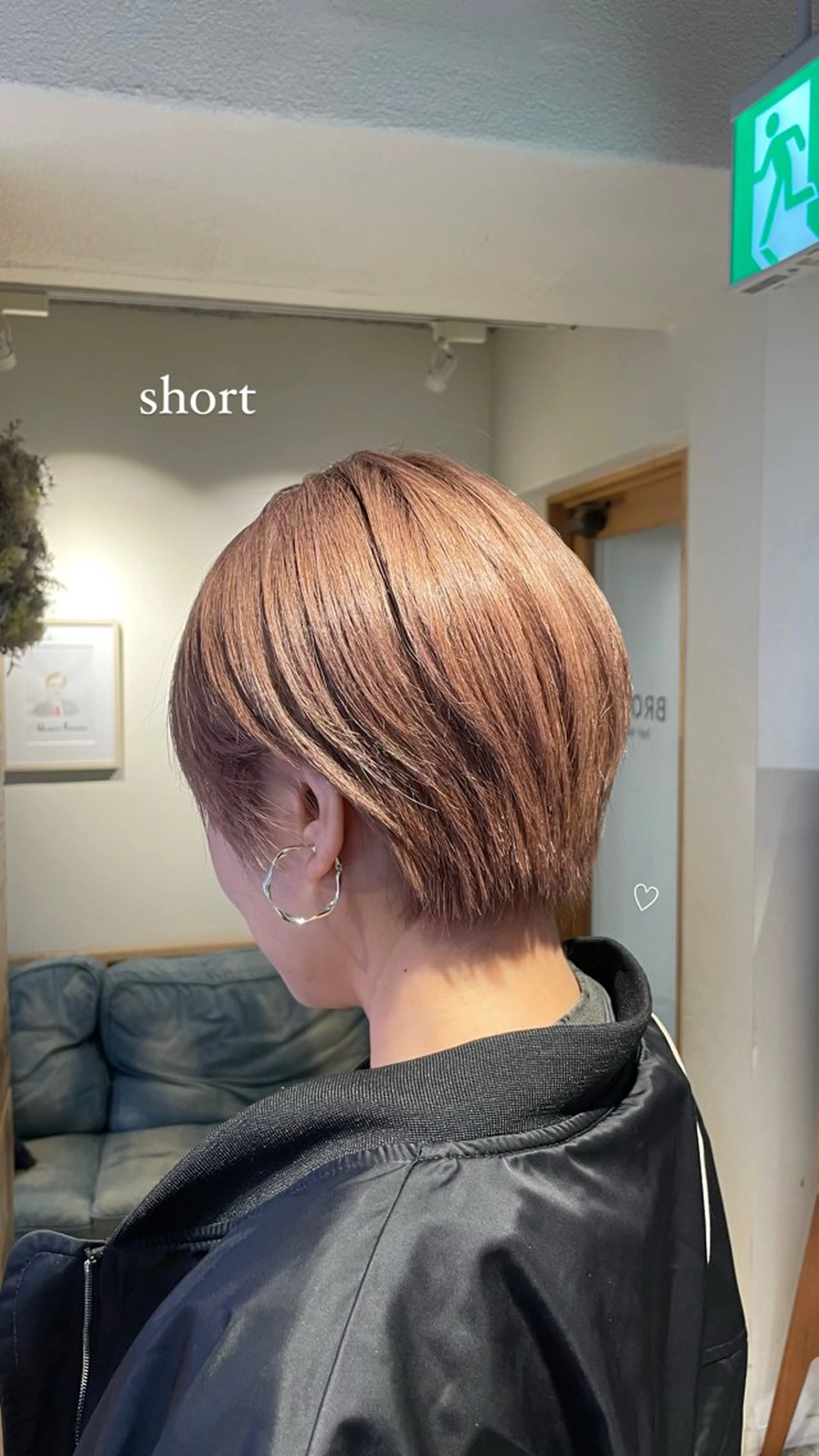 ショート カラー ベージュカラー ピンクカラー ピンクベージュ くびれヘア ショートヘア ショート・ボブ／ CHIEのヘアスタイル