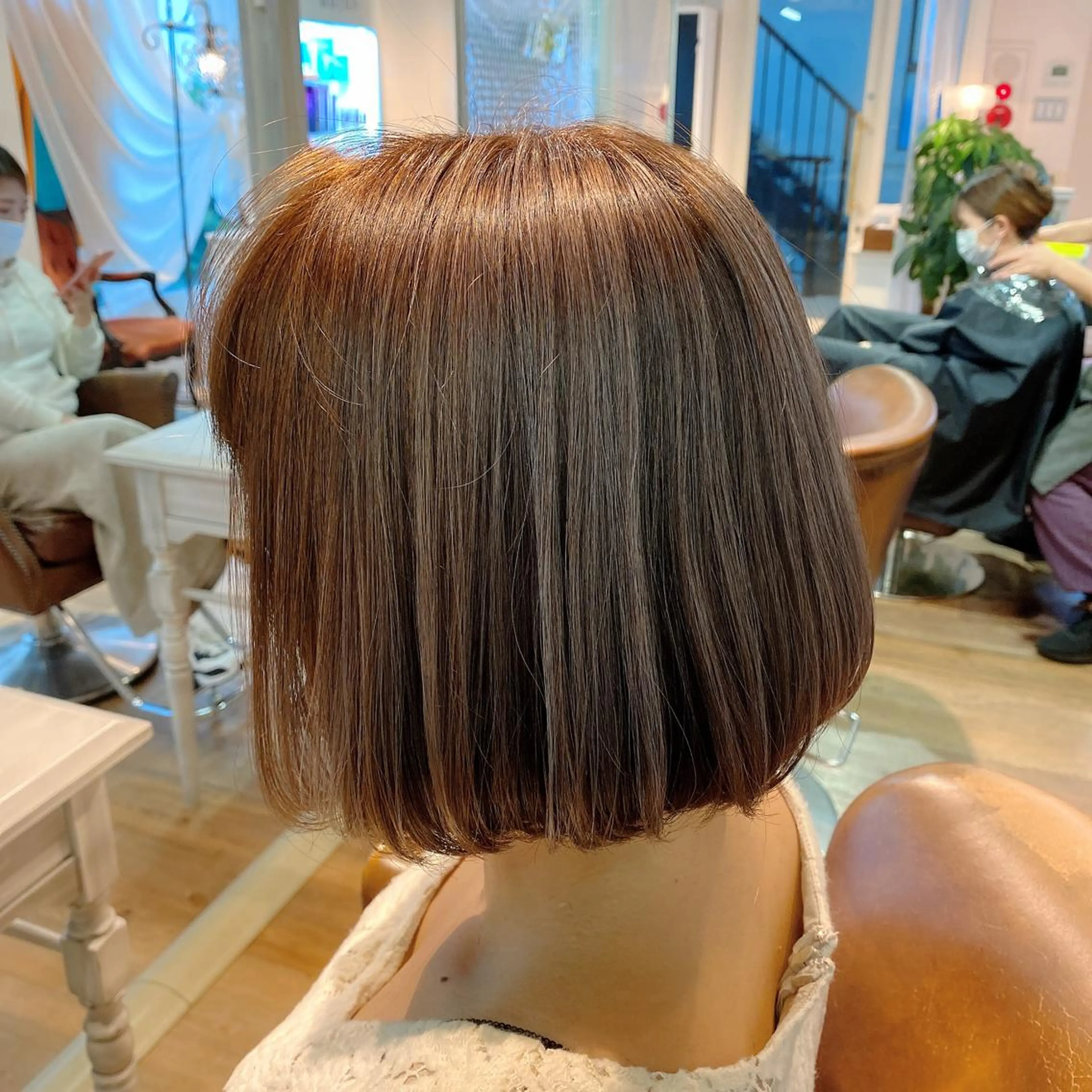 ショート カラー バレイヤージュ レイヤーカット カット ヘアカラー アンソニー ショウゴのヘアスタイル