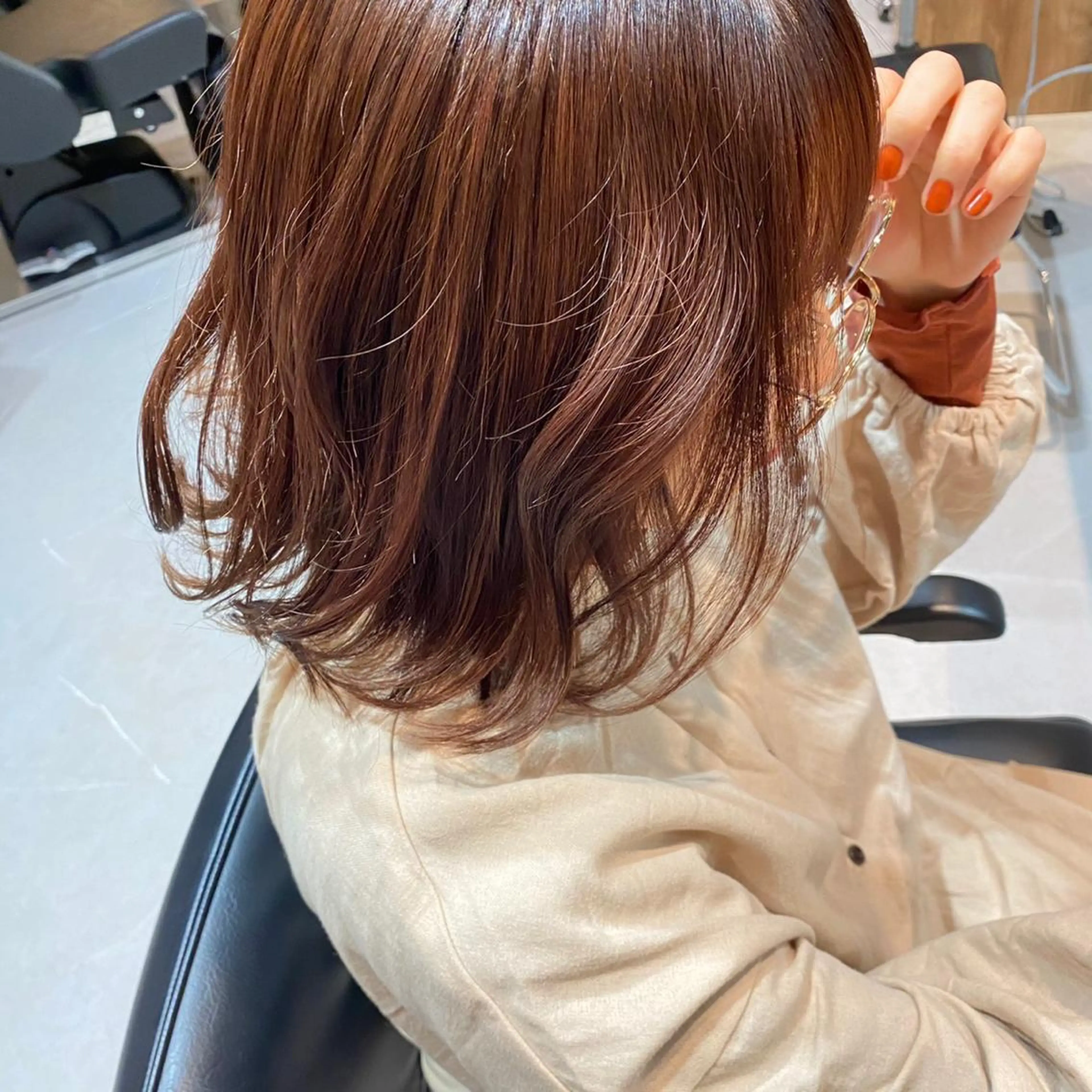 ミディアム カラー ヘアアレンジ 縮毛矯正 トリートメント pu+on. nailworks所属・fuyumi / ニュアンスネイルのネイルデザイン