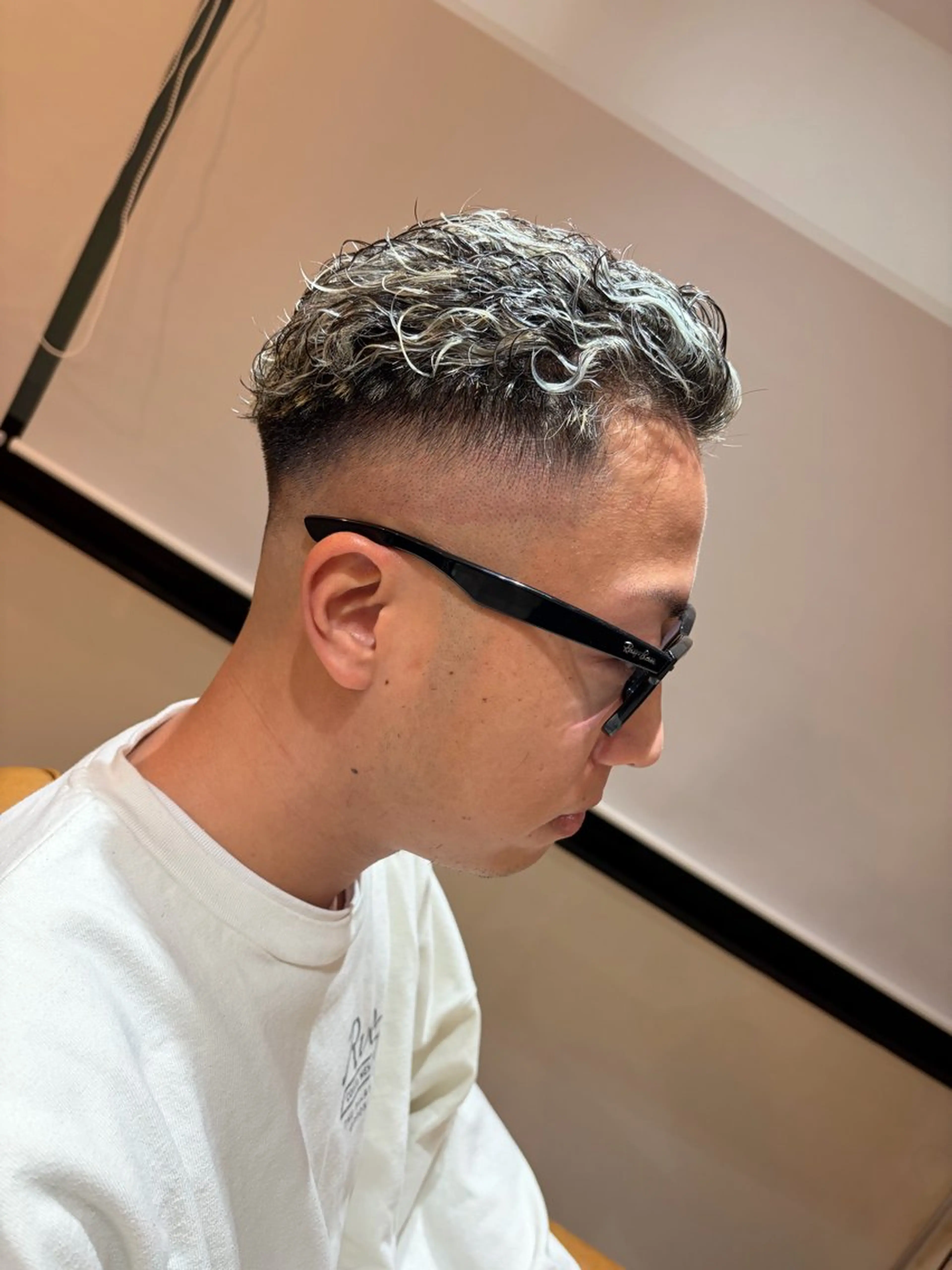 ショート カラー パーマ メンズ メンズメッシュ メッシュ カット ヘアカラー パーマ Flow所属・黒原 将貴のヘアスタイル