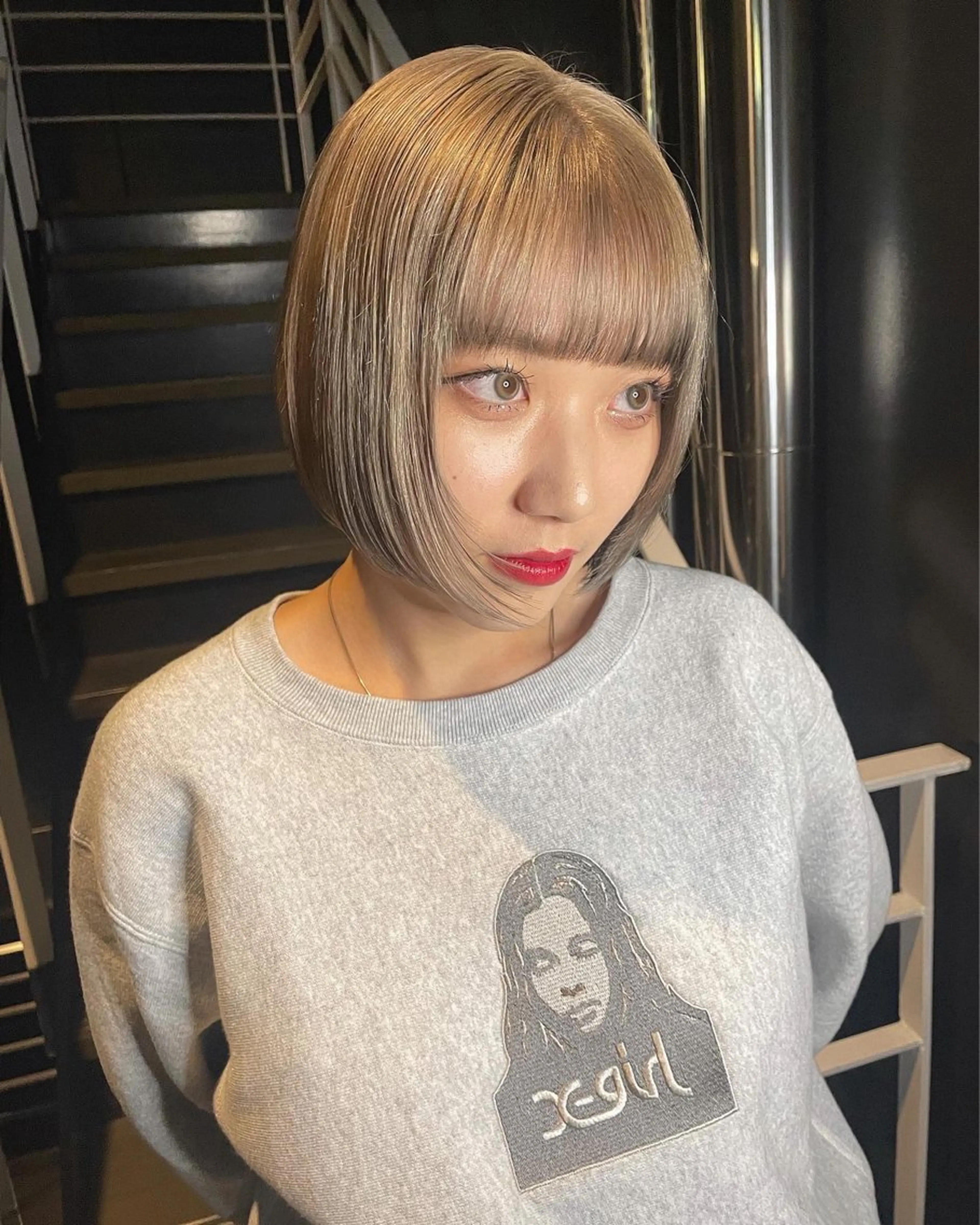 ショート カラー ヘアアレンジ ハイトーンカラー ボブ mika｜寒色カラー ｜ブリーチカラーのヘアスタイル