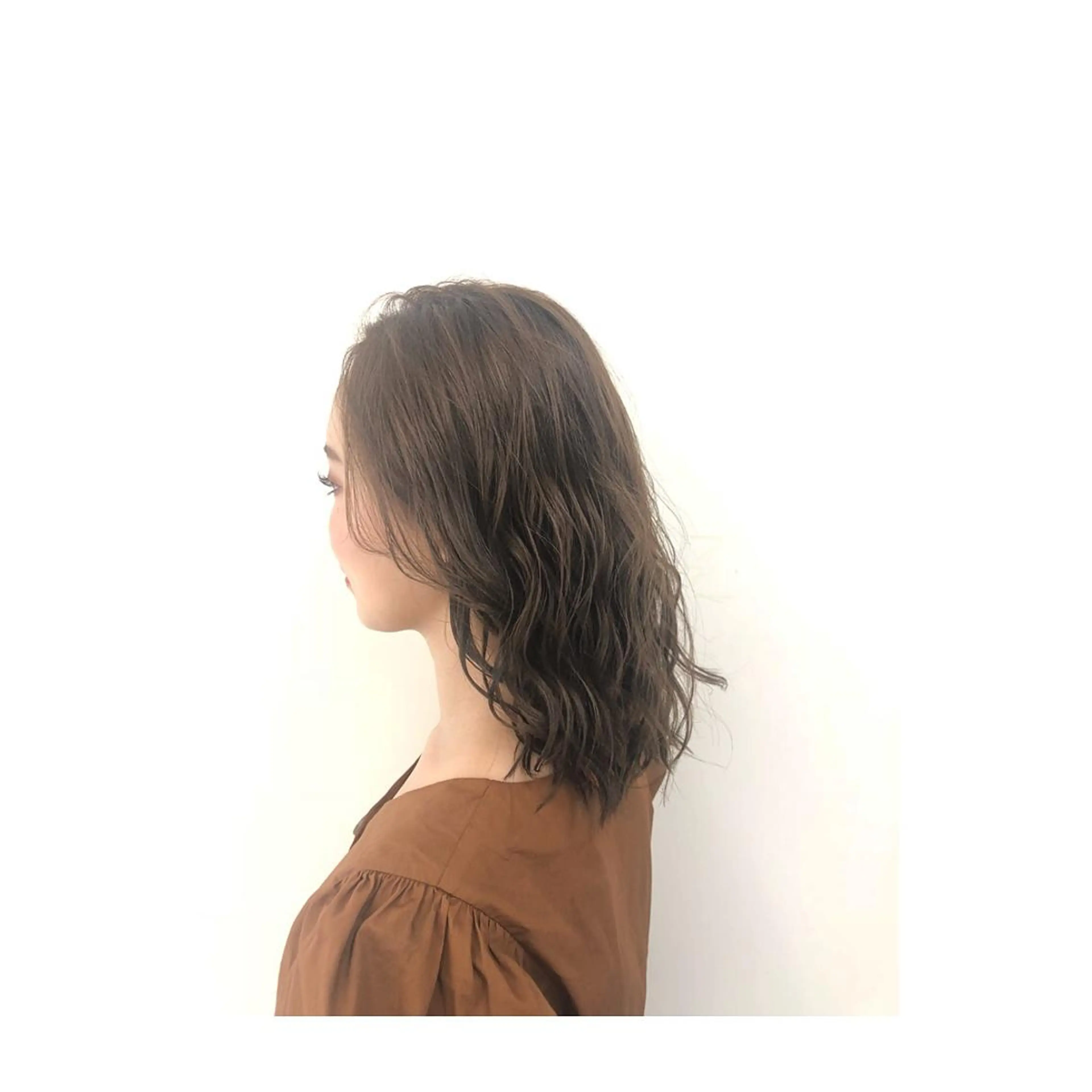 セミロング 松戸　レイヤーカット 野口　康太郎のヘアスタイル