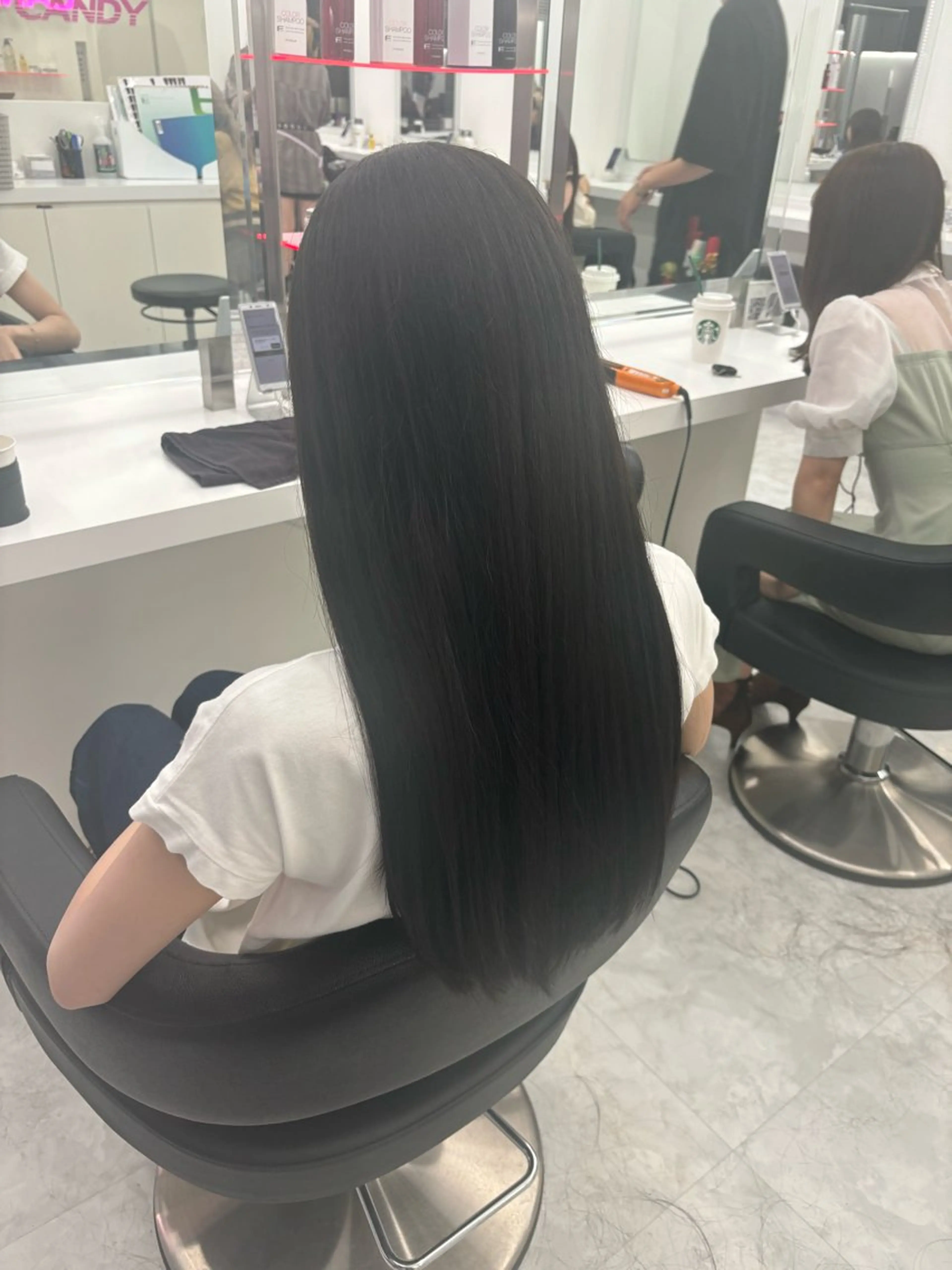 ロング カラー ヘアカラー トリートメント 🤍レイヤー/顔周り 暖色hirari🤍のヘアスタイル