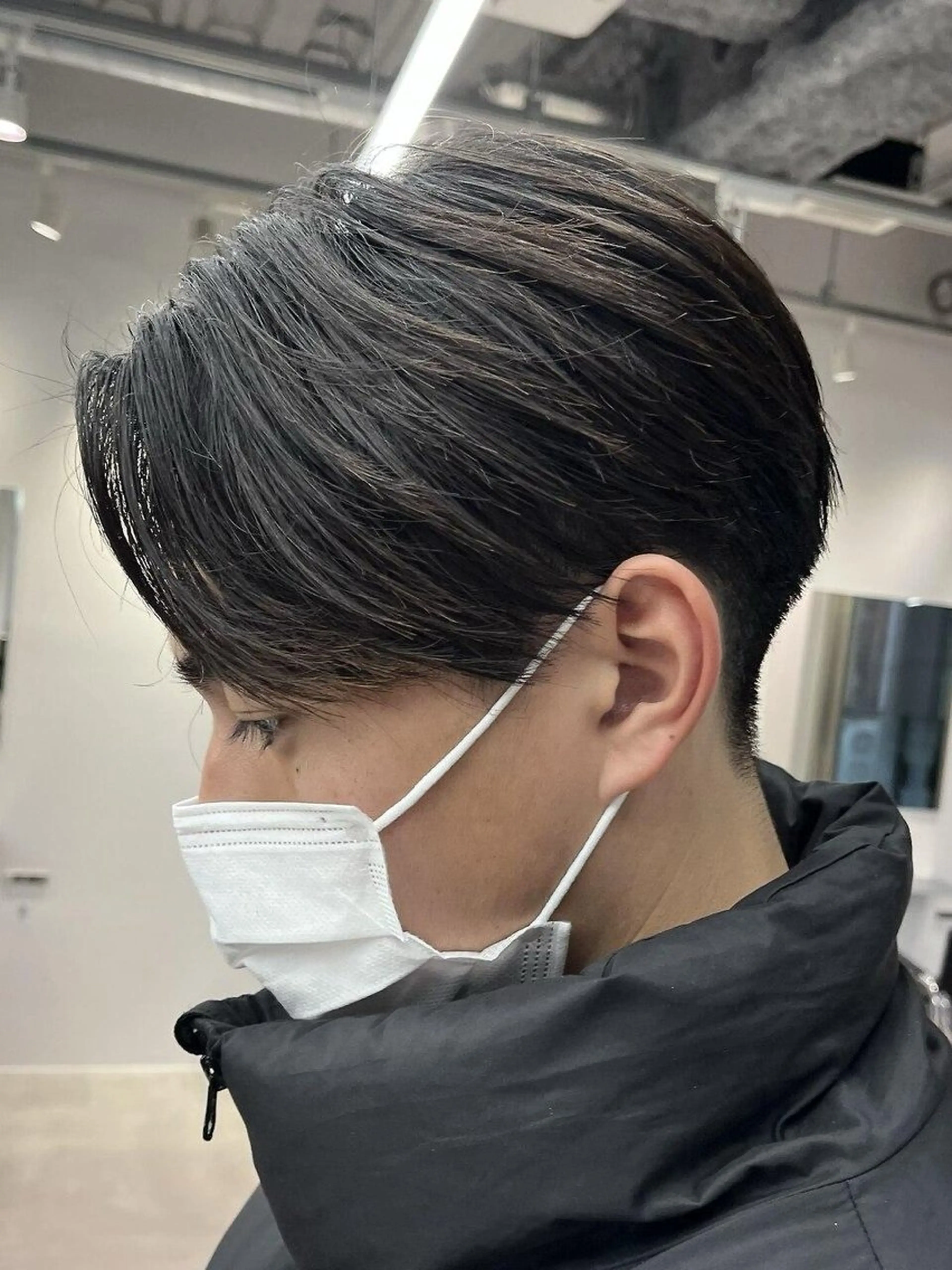 ショート パーマ メンズ センターパート コンマヘア フェードカット カルマパーマ マッシュ カット パーマ トリートメント ヘアセット 美容師歴6年 fifth前比嘉💥のヘアスタイル