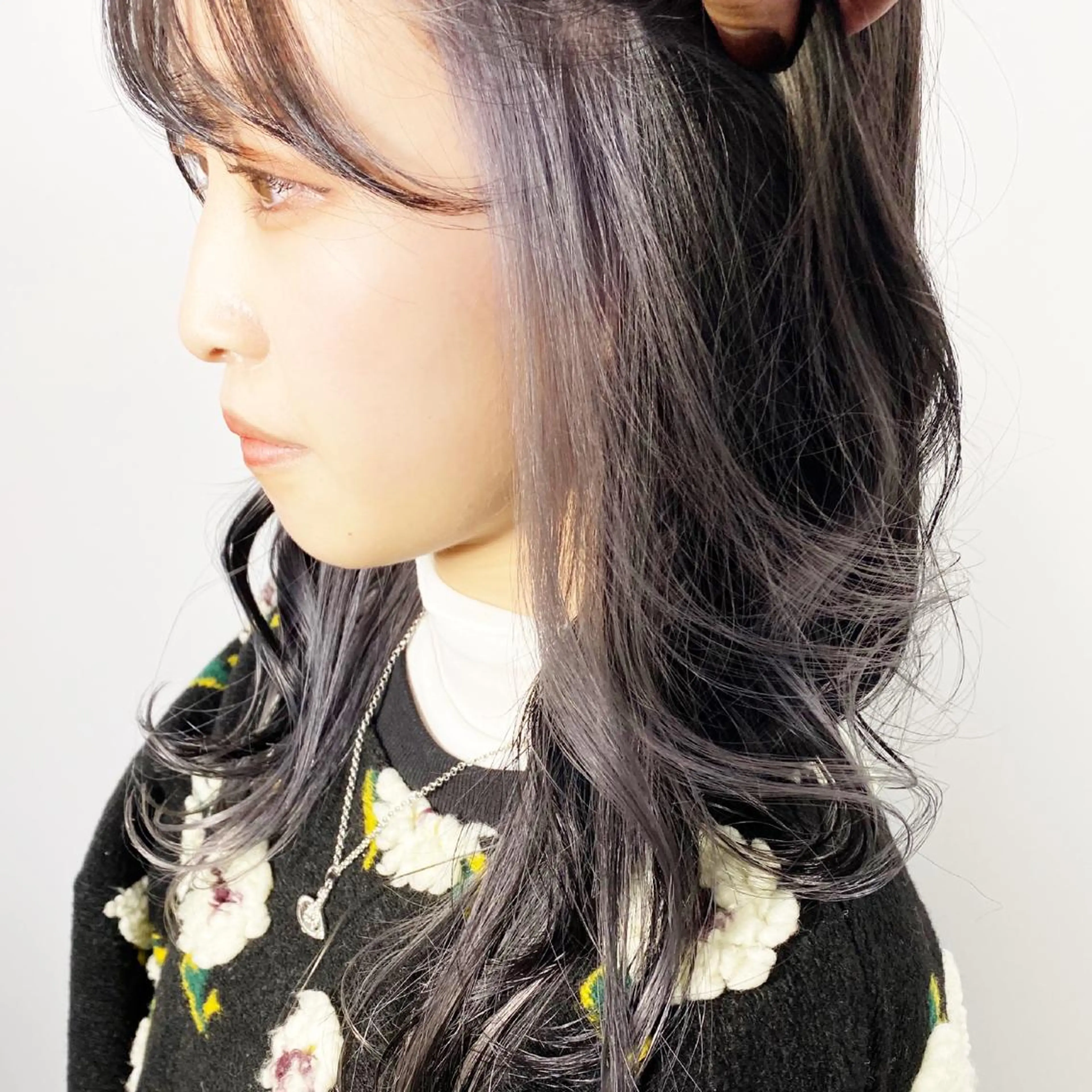 ミディアム カラー ブリーチ インナーカラー シルバー カット ヘアカラー 大橋 拓巳のヘアスタイル